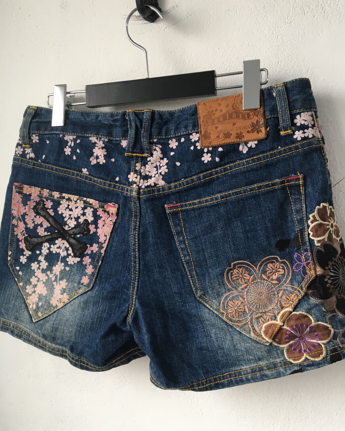 Oriental pattern needle work denim short 상품이미지7