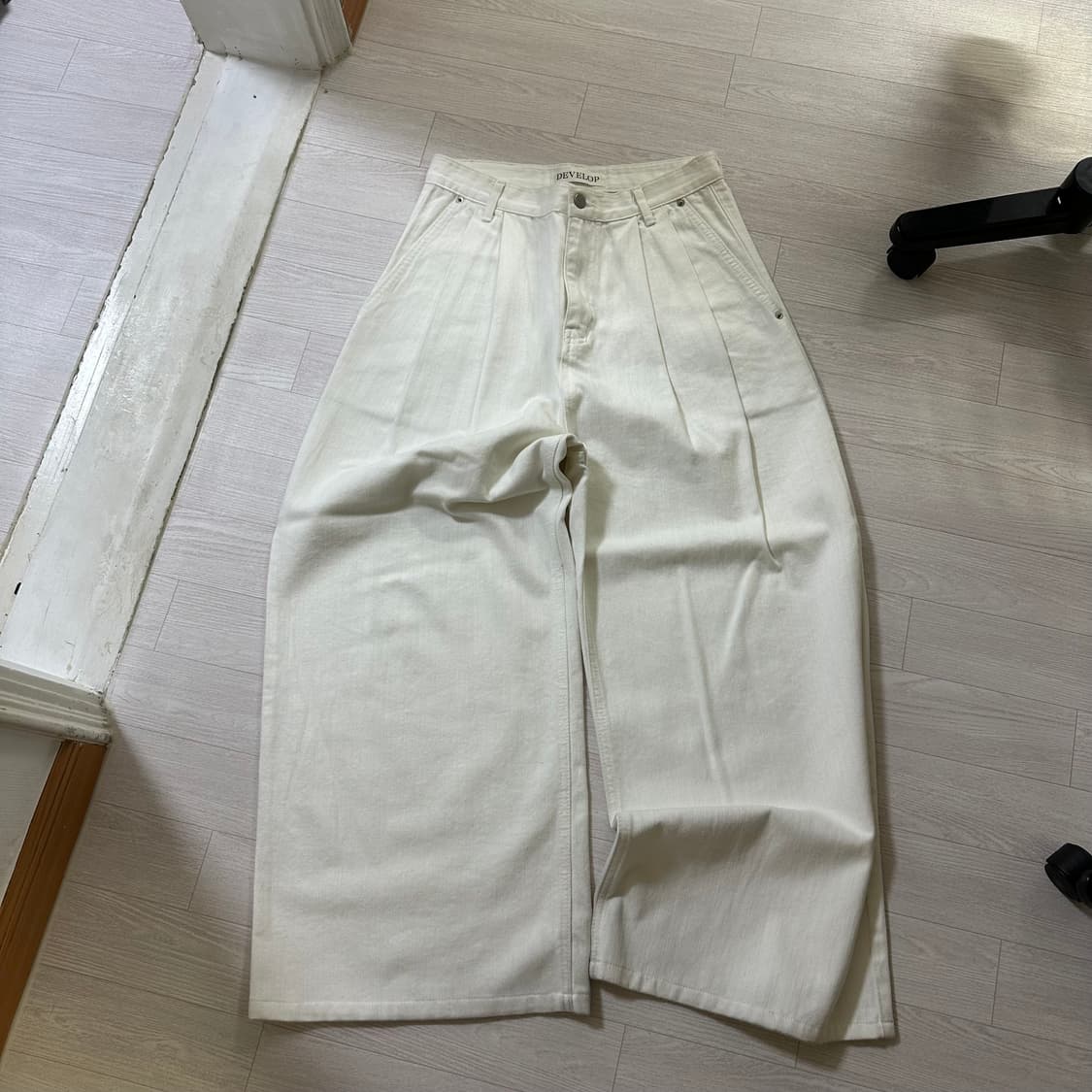 화이트 와이드 팬츠 상품이미지1