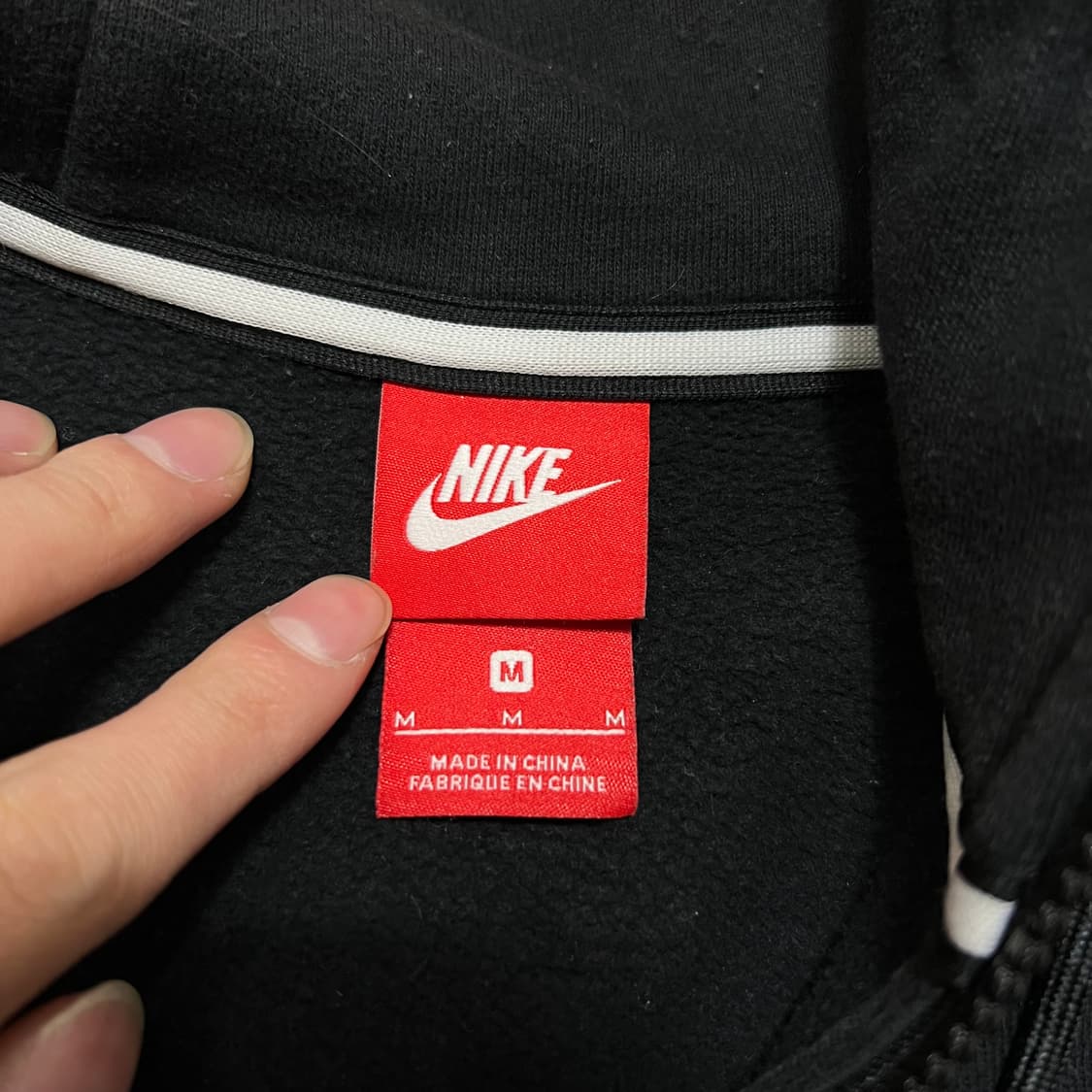 나이키 에어 스우시 로고 배색 후드집업 [블랙] M/95 상품이미지5