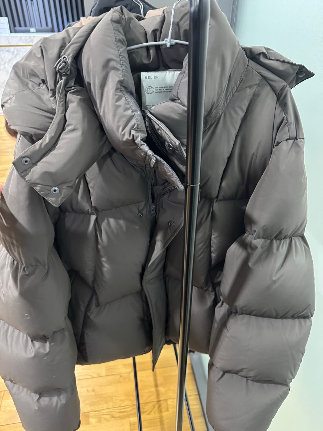벨리에 크로스라인 후디드 구스다운 패딩 25년  상품이미지2