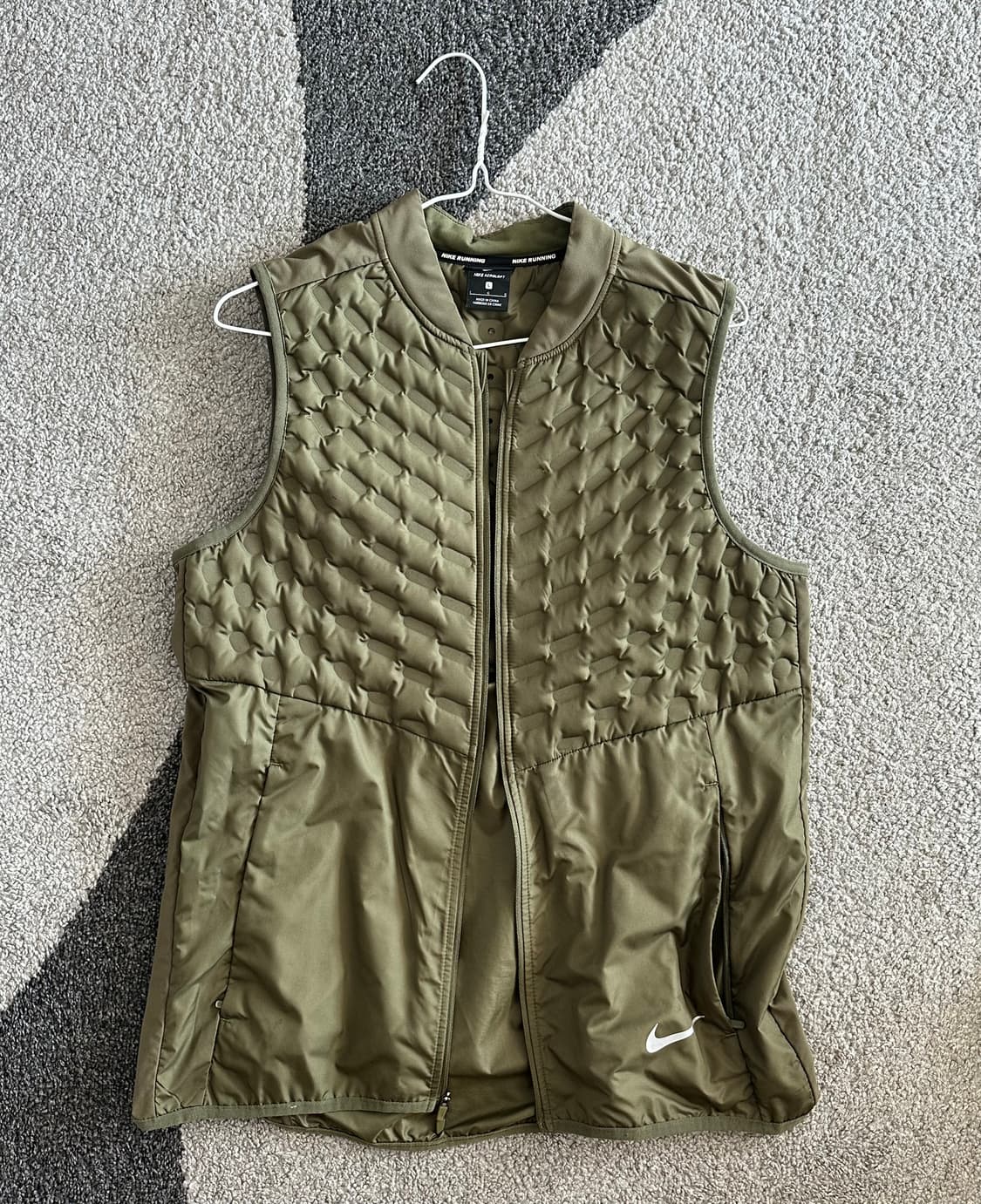 나이키 에어로로프트 조끼 상품이미지1