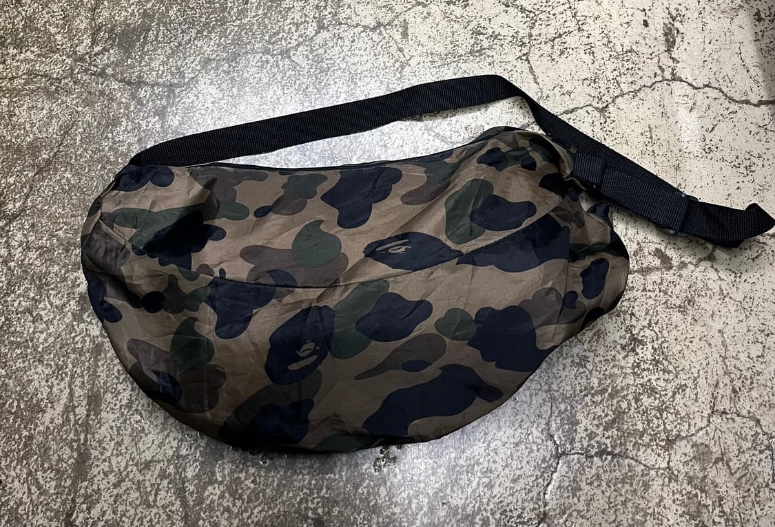 베이프 기프트백 카모 힙색 슬링백 상품이미지4