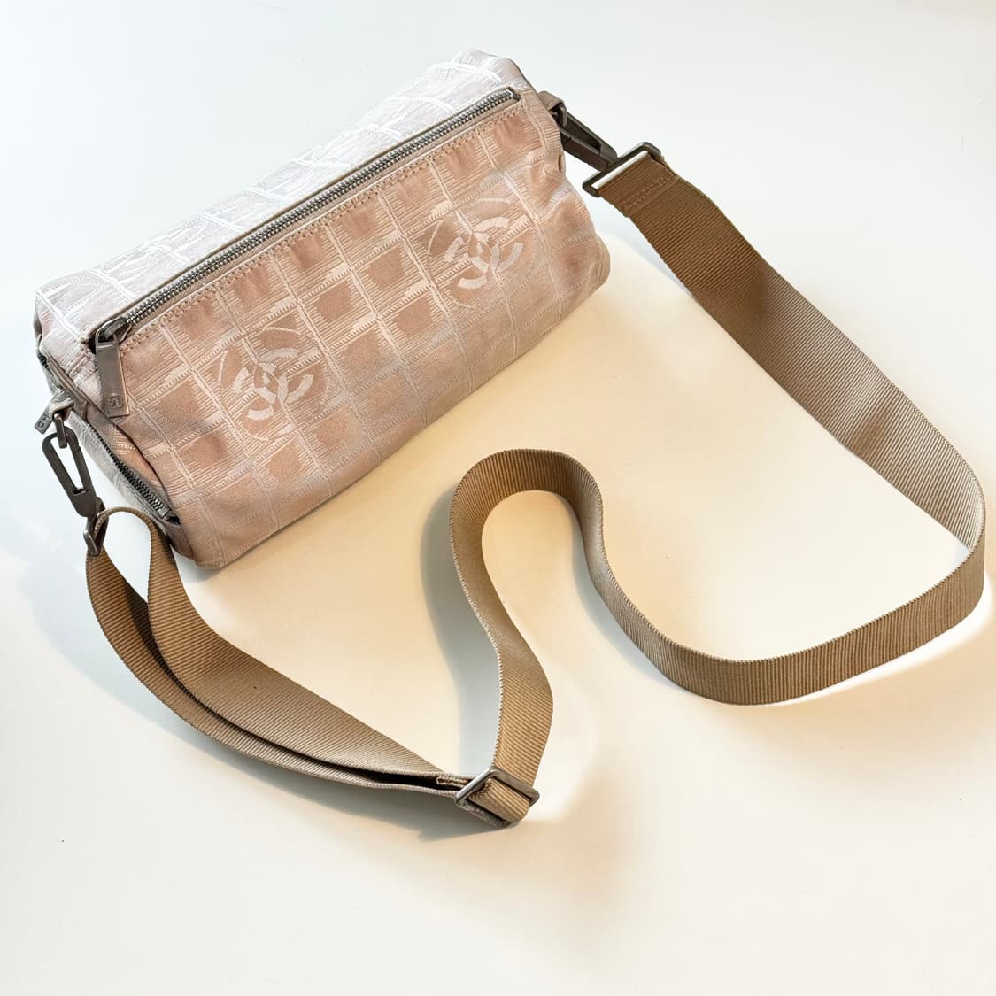 샤넬 뉴 트래블 라인 실린더 크로스백 (OS) 상품이미지2