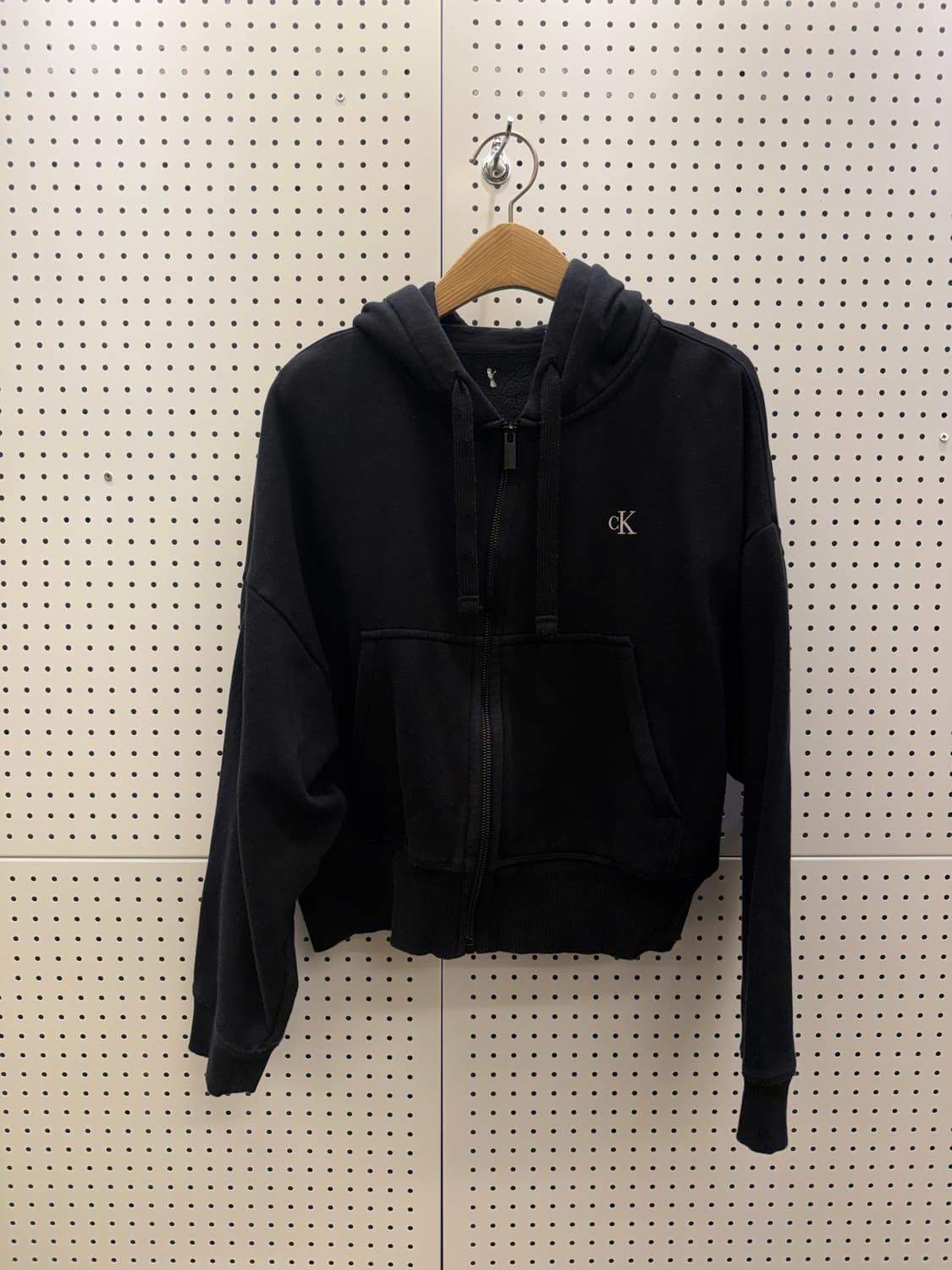 캘빈클라인 CK 로고 크롭 후드집업 U794 상품이미지2