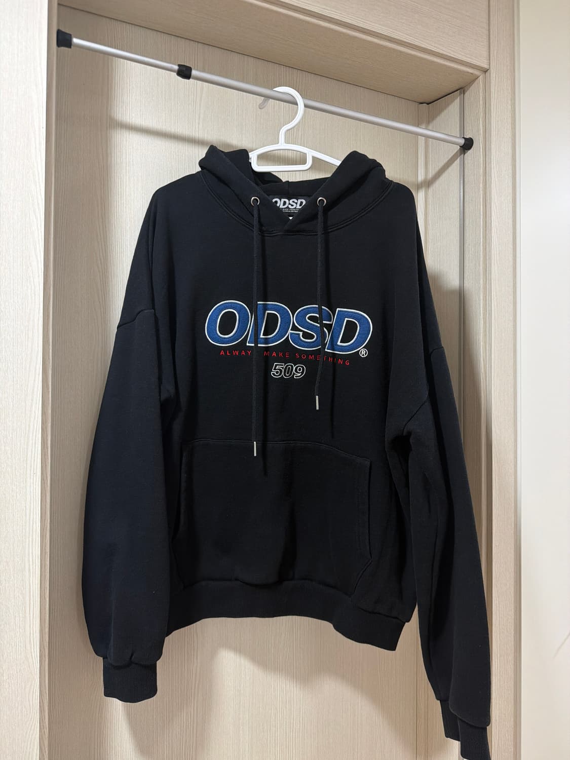 오드스튜디오 후드티 상품이미지1