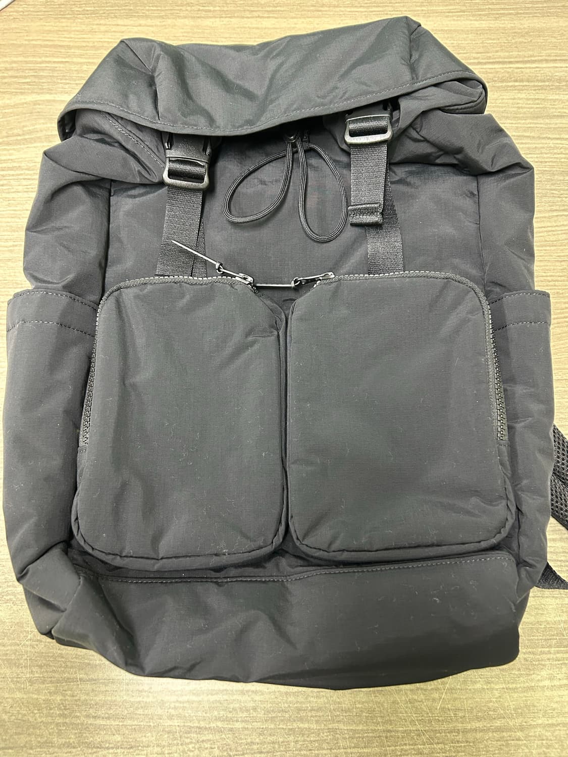 유니클로 멀티 포켓 백팩 상품이미지1