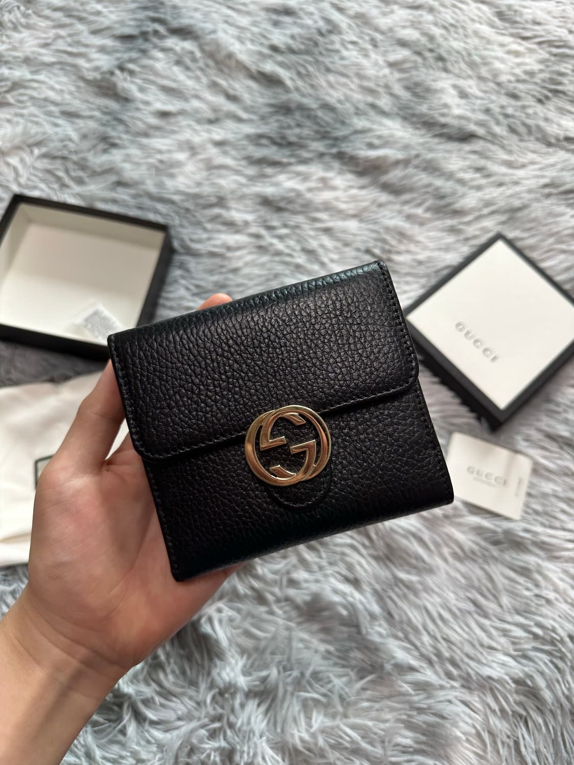 (정품) 구찌 인터로킹 플랩 지갑 상품이미지1