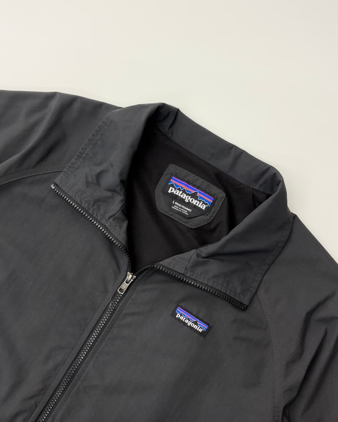 Patagonia 파타고니아 딥그레이컬러 배기스 쉘 자켓 상품이미지2