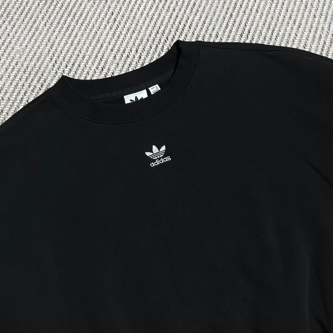 [M] adidas 아디다스 우먼즈 오버핏 크롭 기모 맨투맨 상품이미지3