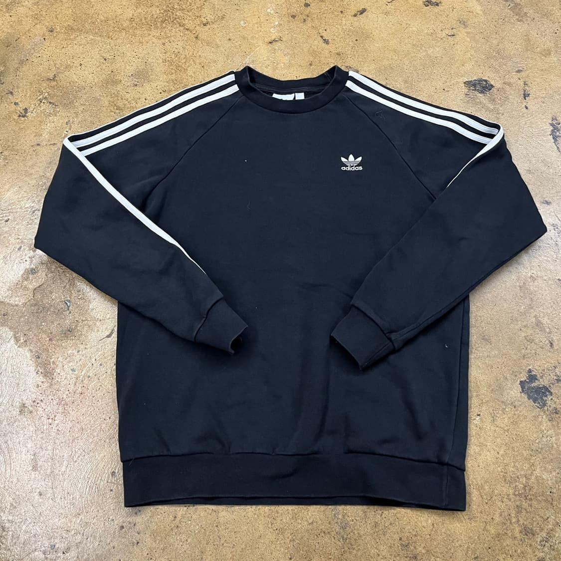 아디다스 검흰 블랙 맨투맨 상품이미지2