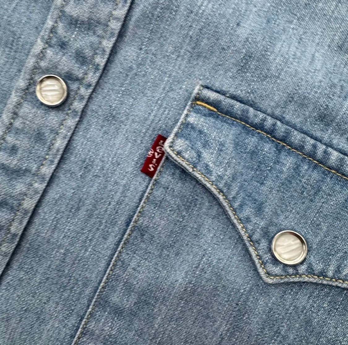 리바이스 스탠다드 연청 데님 웨스턴 남방 셔츠(L) 상품이미지3
