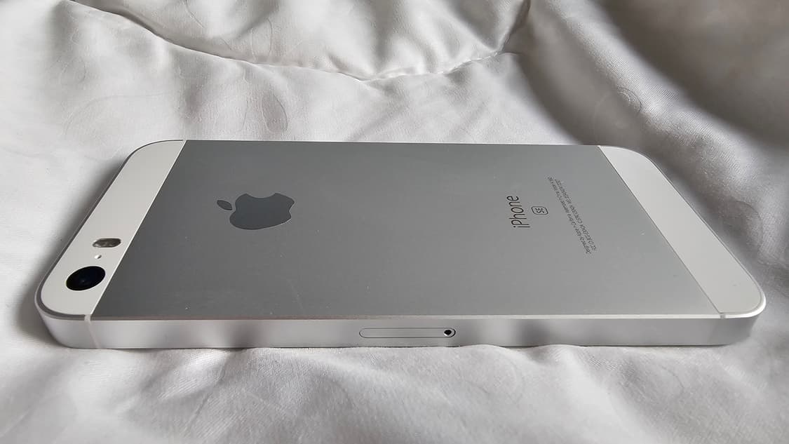 [정품] 아이폰 SE1 128GB 배터리신품 카메라 실버 해외판 상품이미지8