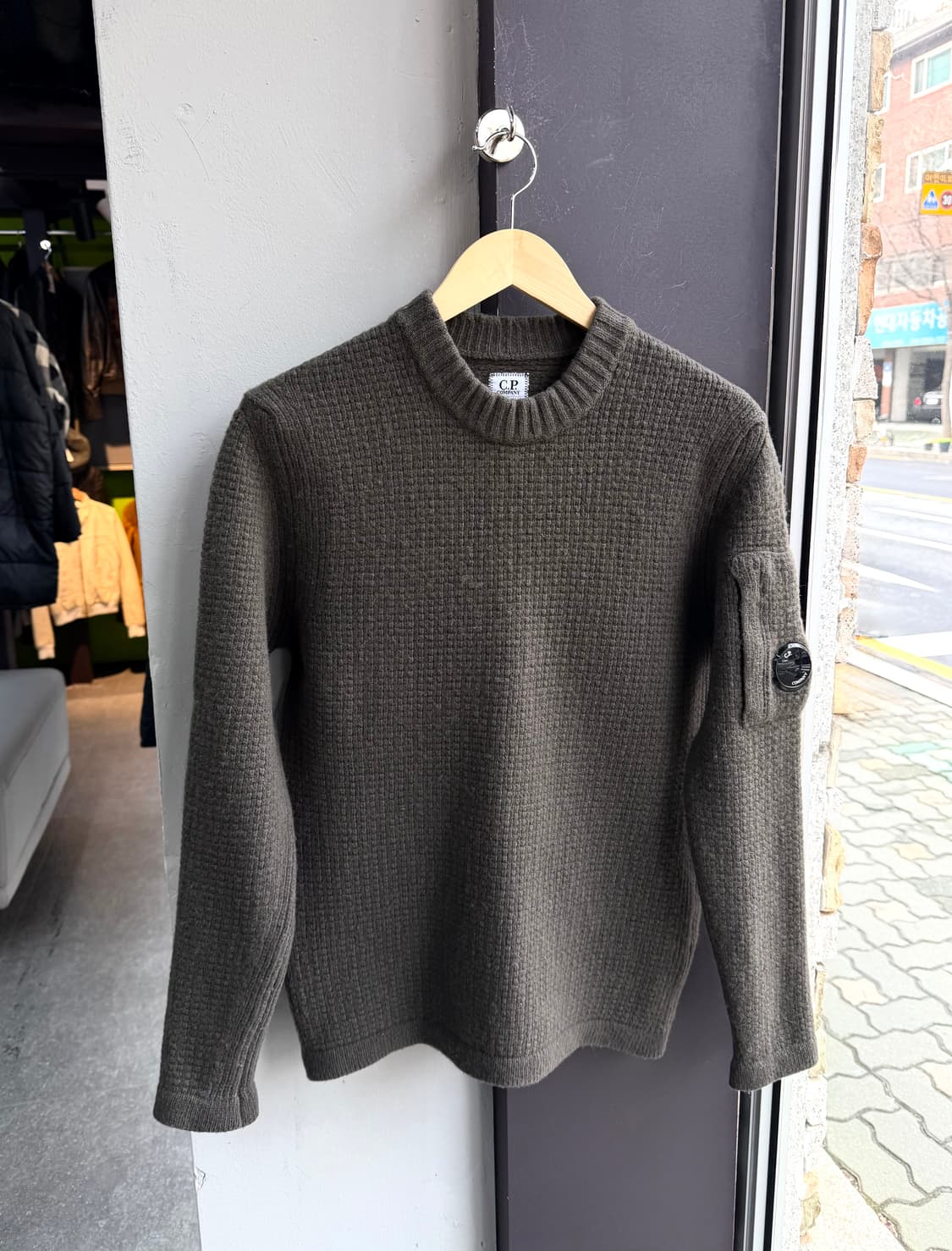 .95/ CP컴퍼니 23-24FW 와플 크루넥 램스울 니트 상품이미지3