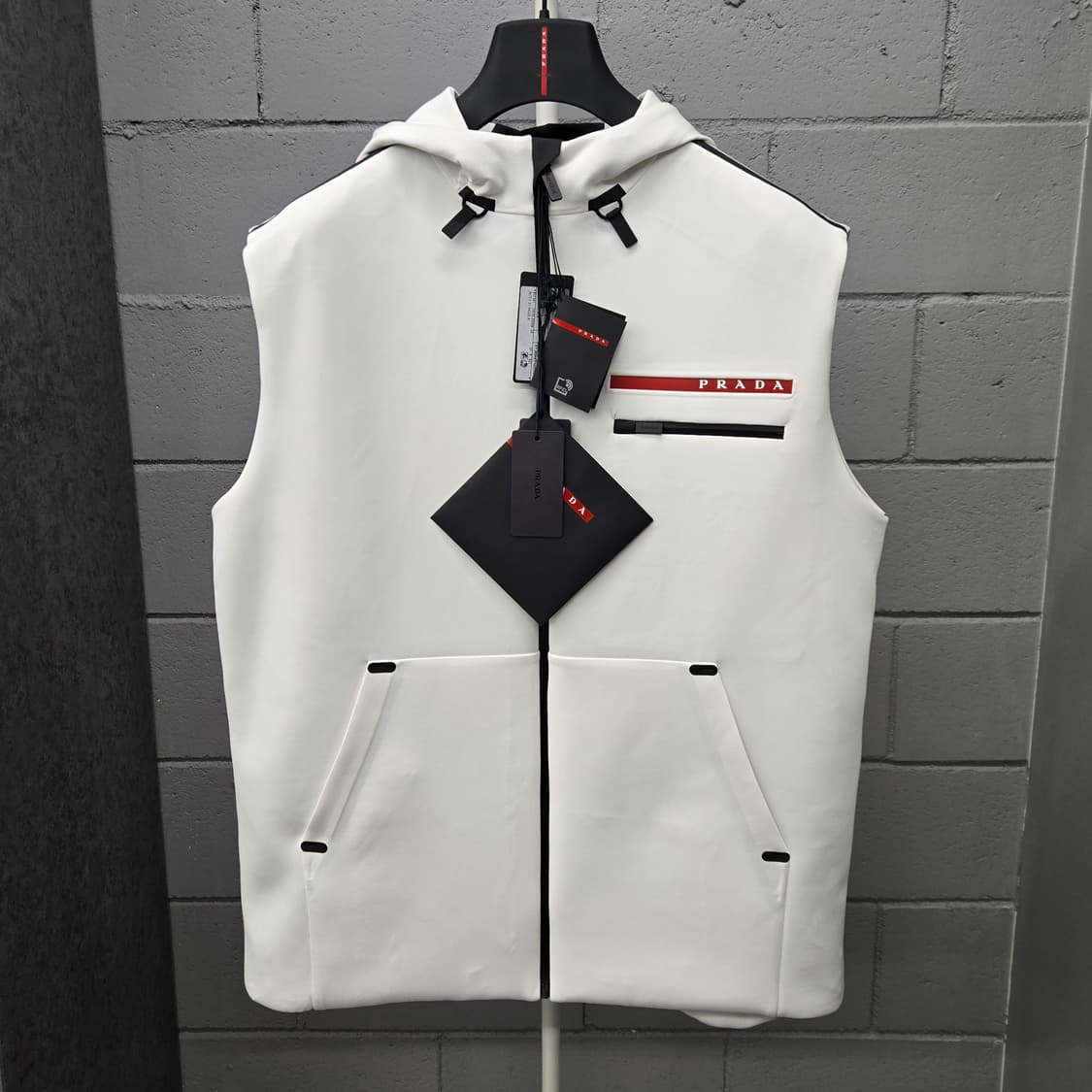 새상품 / 프라다 로고 테크니컬 후드 조끼 자켓 오버핏M 상품이미지2