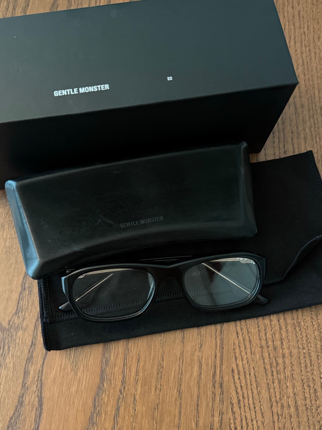 젠틀몬스터 페블 L 상품이미지1