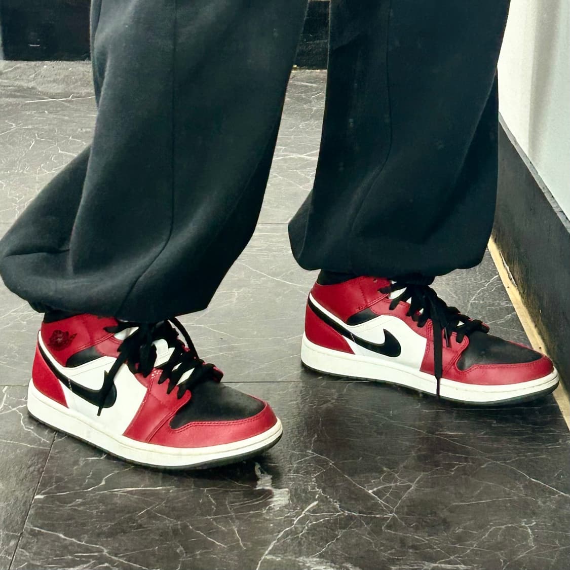 나이키 조던1 시카고 블랙토 미드 상품이미지3