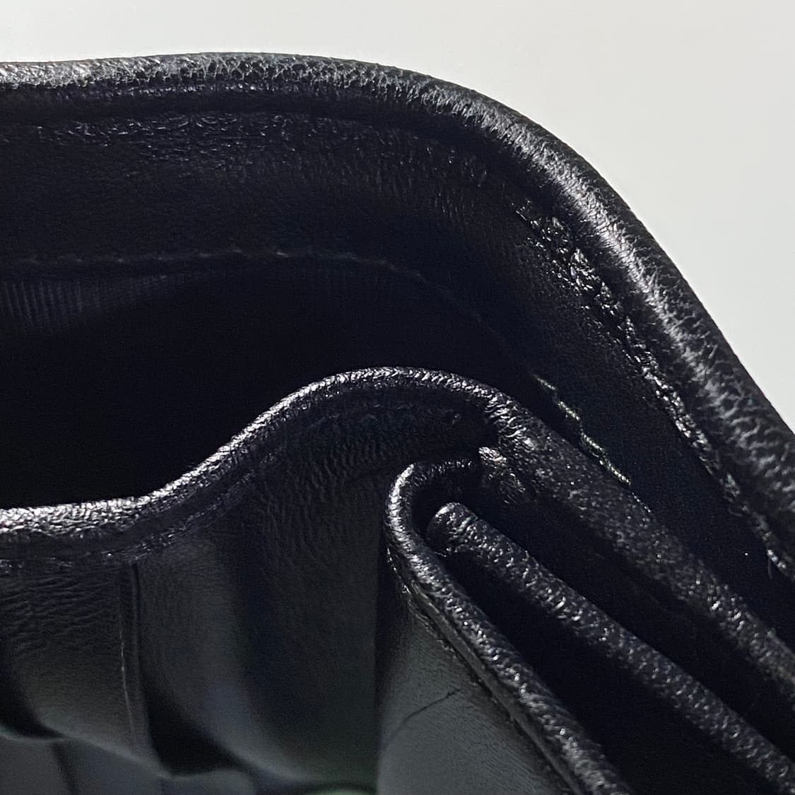 [정품] MIU MIU 미우미우 마테라쎄 나파레더 컴팩트 반지갑 상품이미지7