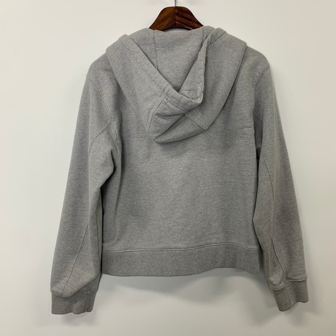 아더에러 자수로고 그레이 후드집업 상품이미지3