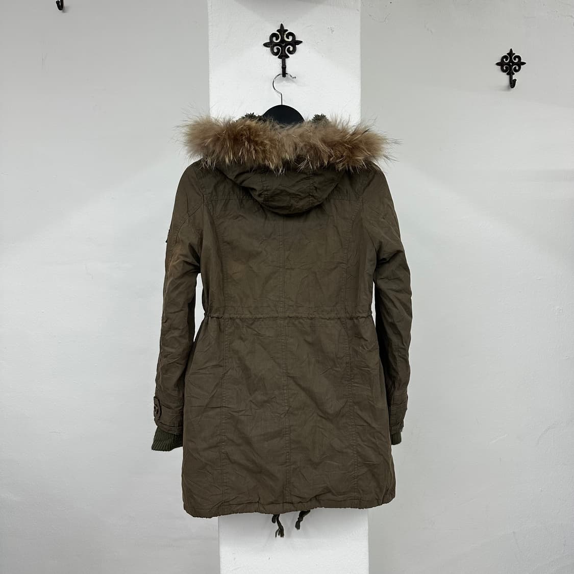 Khaki buckle detail fur jacket 상품이미지2