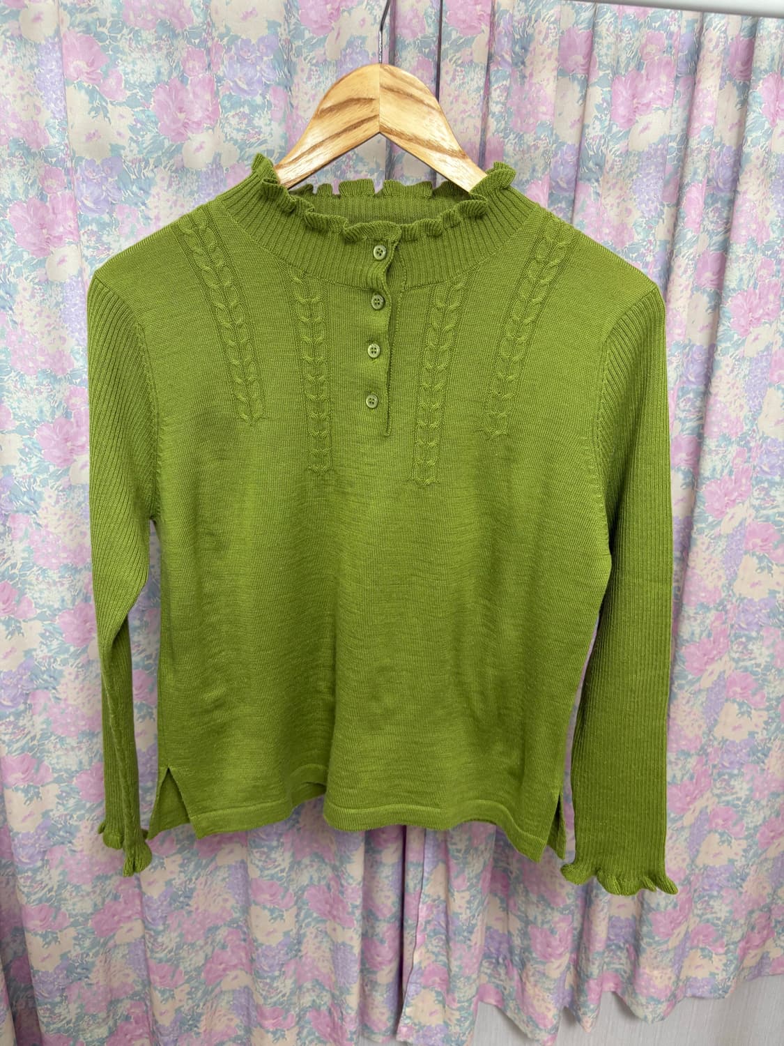 연두 버튼 긴소매 니트 상품이미지5