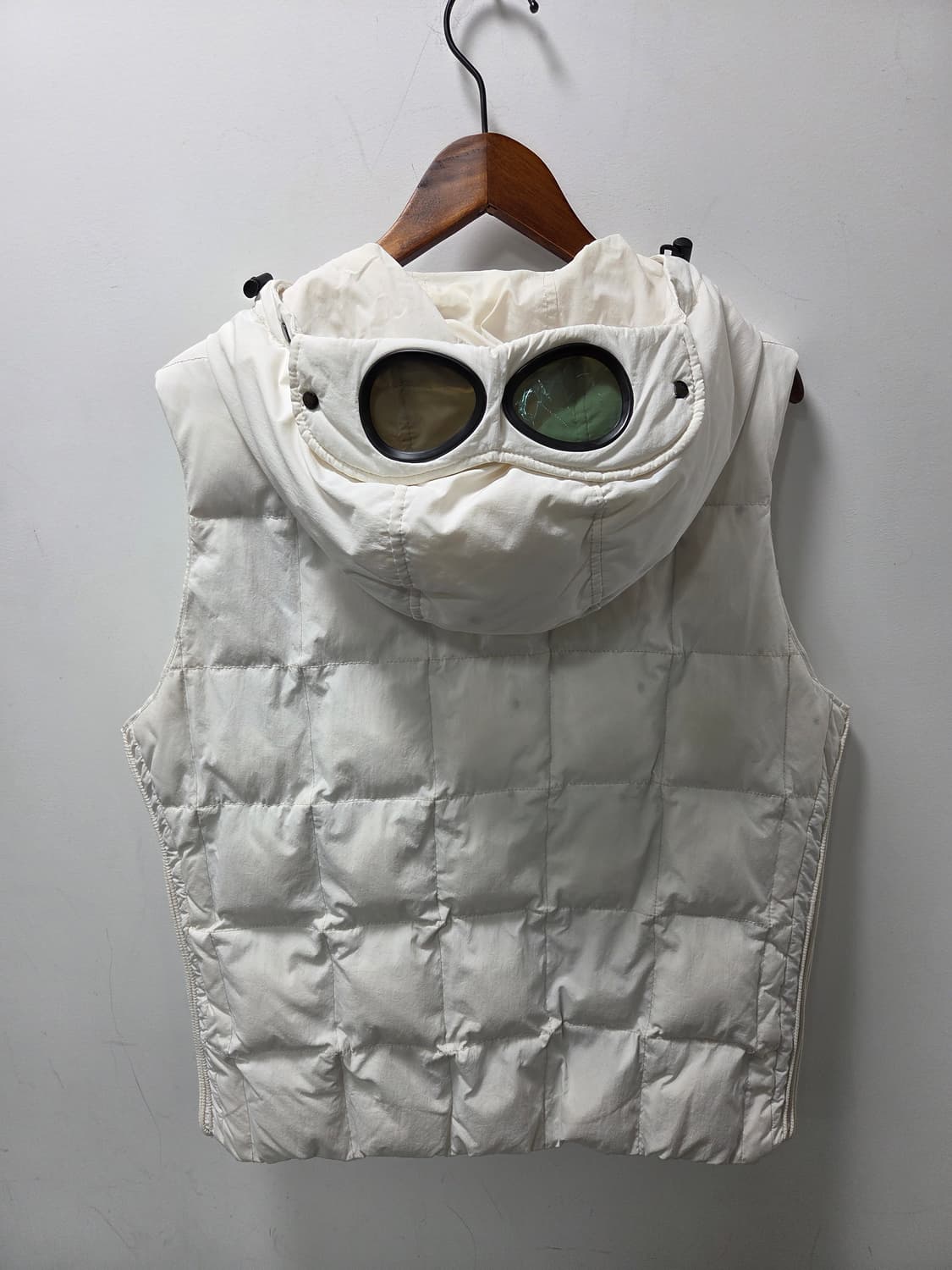 C.P. 컴퍼니 패딩 베스트 화이트 상품이미지3