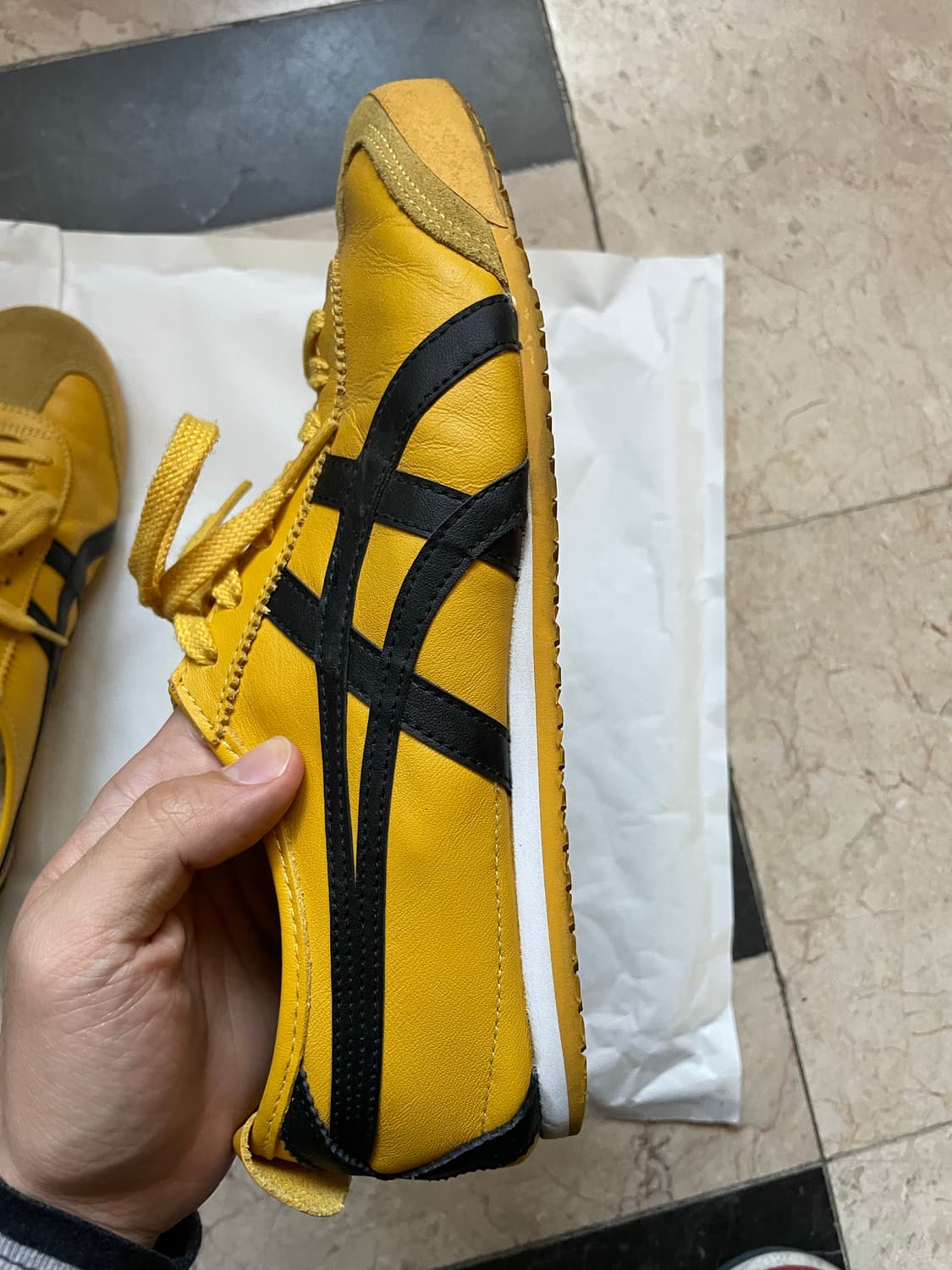 오니츠카 타이거 멕시코 66 옐로우 블랙 265사이즈 판매합니다! 상품이미지8