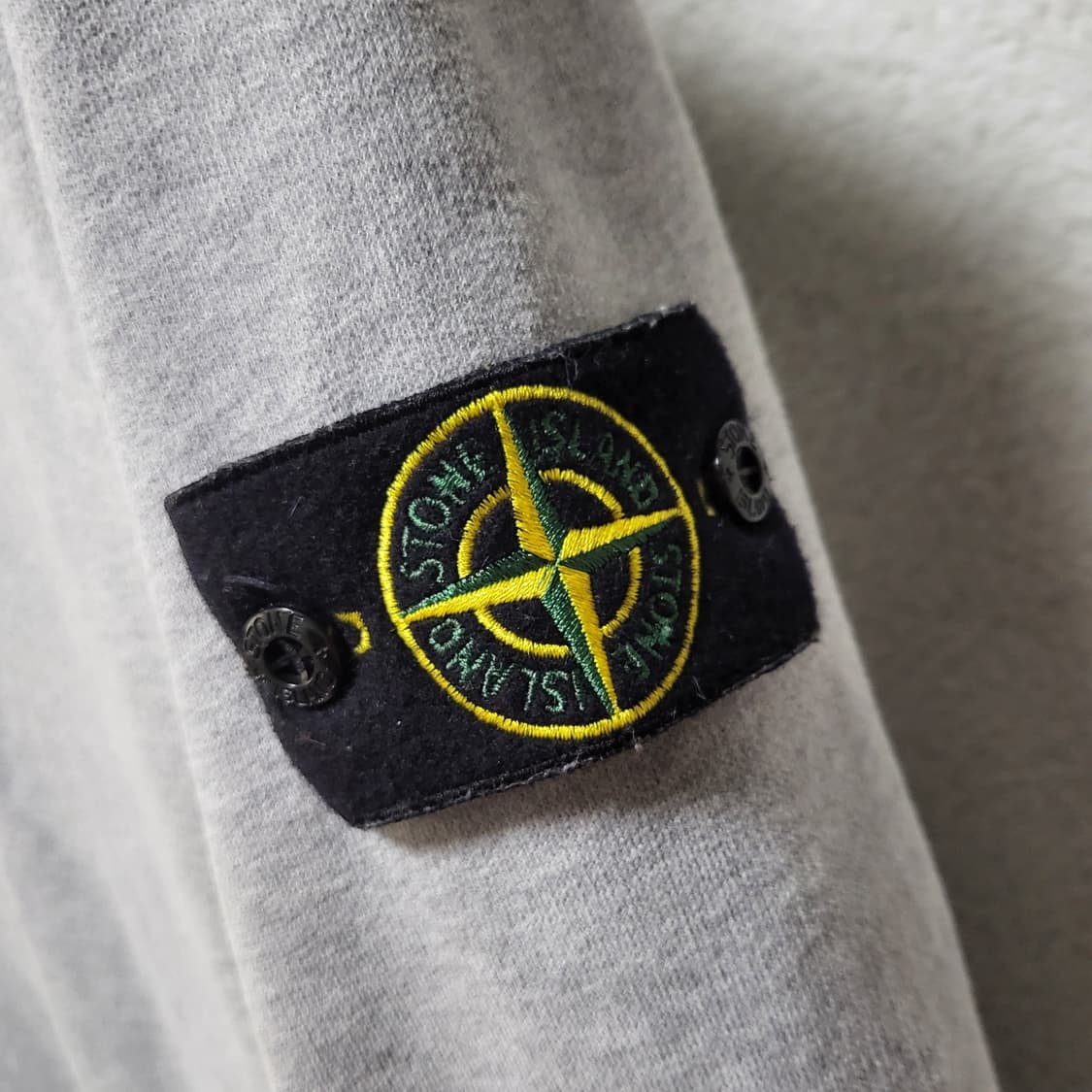 [정품] L / 22FW 스톤아일랜드 맨투맨  상품이미지3