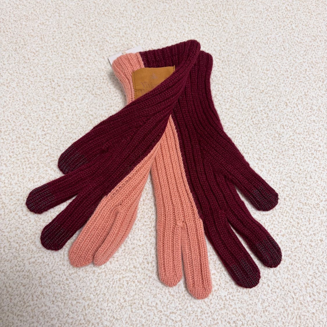 비비안웨스트우드 바이 컬러 니트 장갑 핑크 상품이미지3