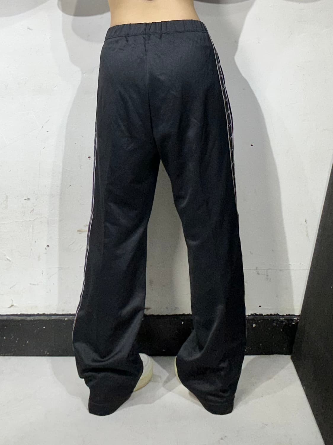 푸마 블랙 와이드 사이드 라인 화이트 포인트 팬츠 L 상품이미지3