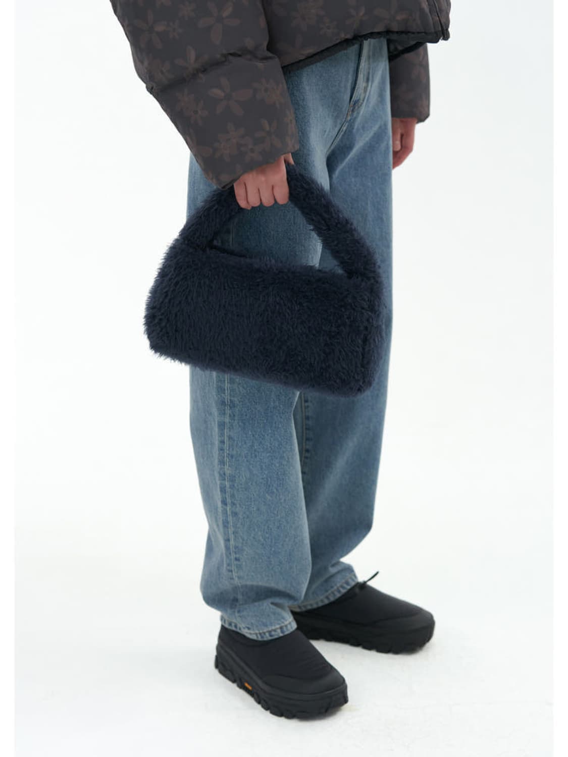 아모멘토 AMOMENTO SHAGGY SQUARE TOTE BAG 상품이미지1