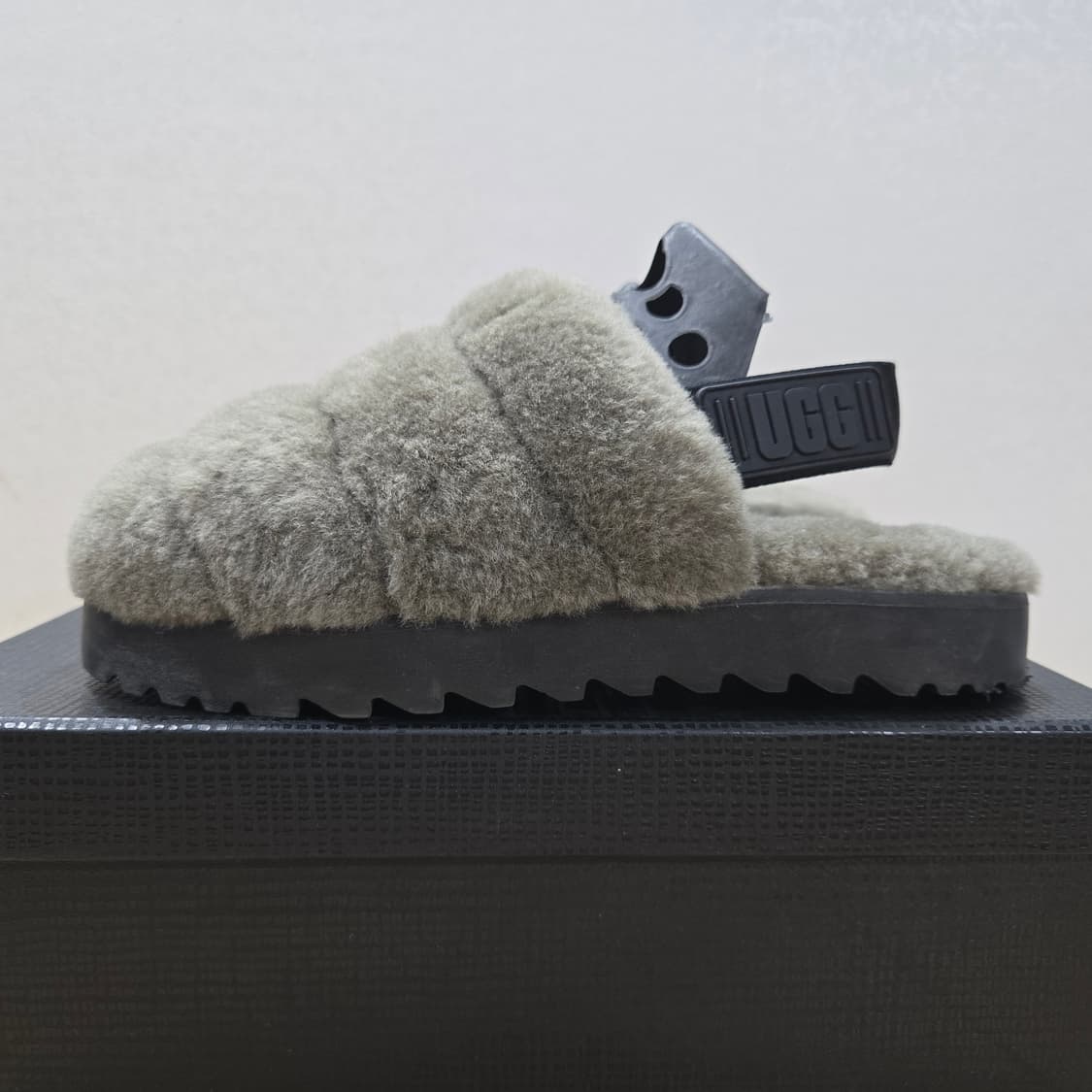 240 어그 UGG 슈퍼 플러프 퍼슬리퍼 그레이 상품이미지3