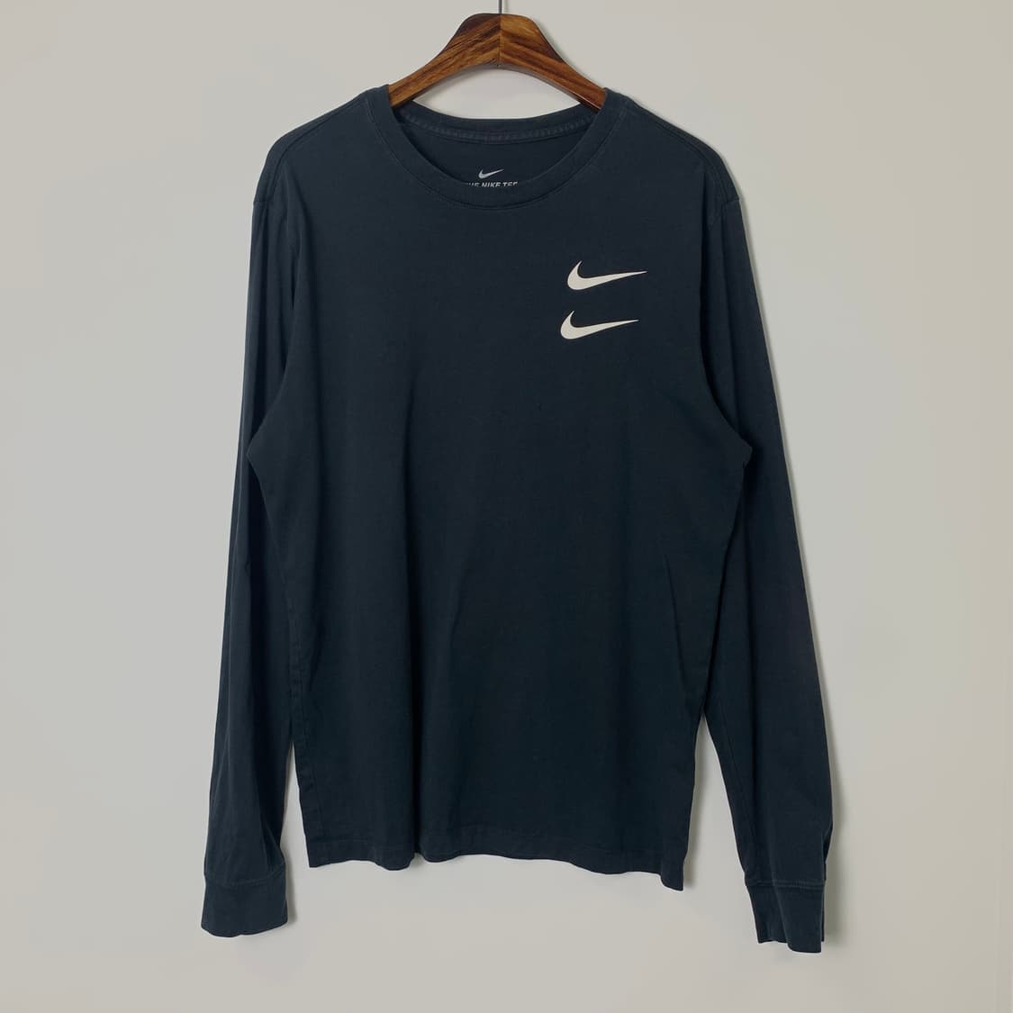 나이키 더블스우시 블랙 롱슬리브 상품이미지3