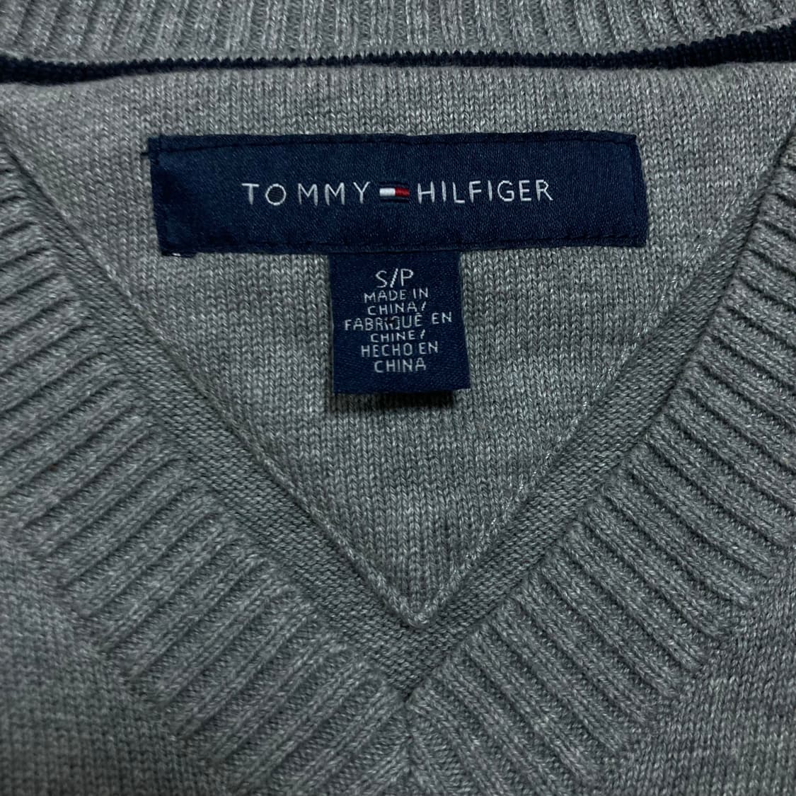 타미힐피거 스몰 로고 그래이 미니멀 베스트 상품이미지3