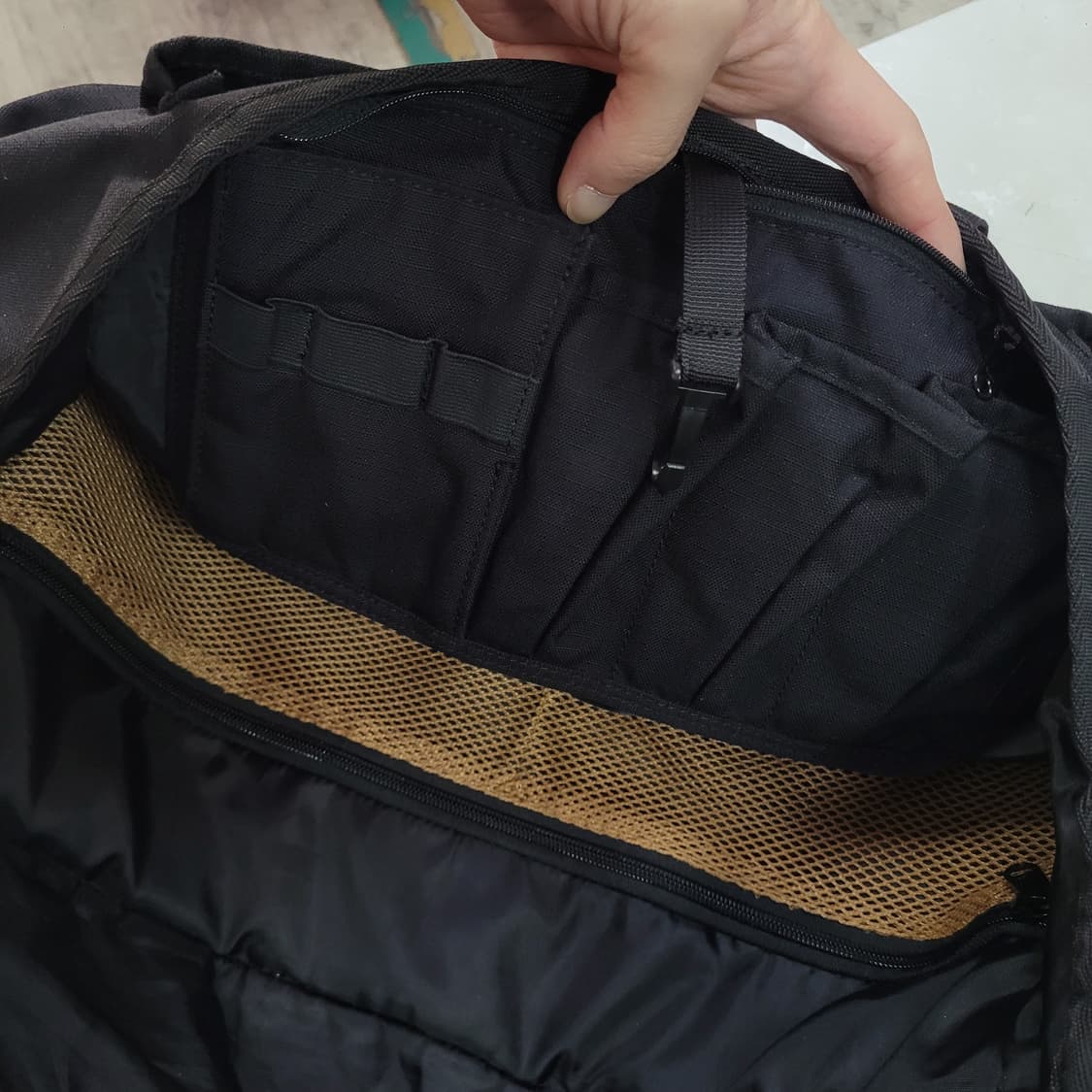 carhartt 칼하트 블랙 메신저백 가방 상품이미지5