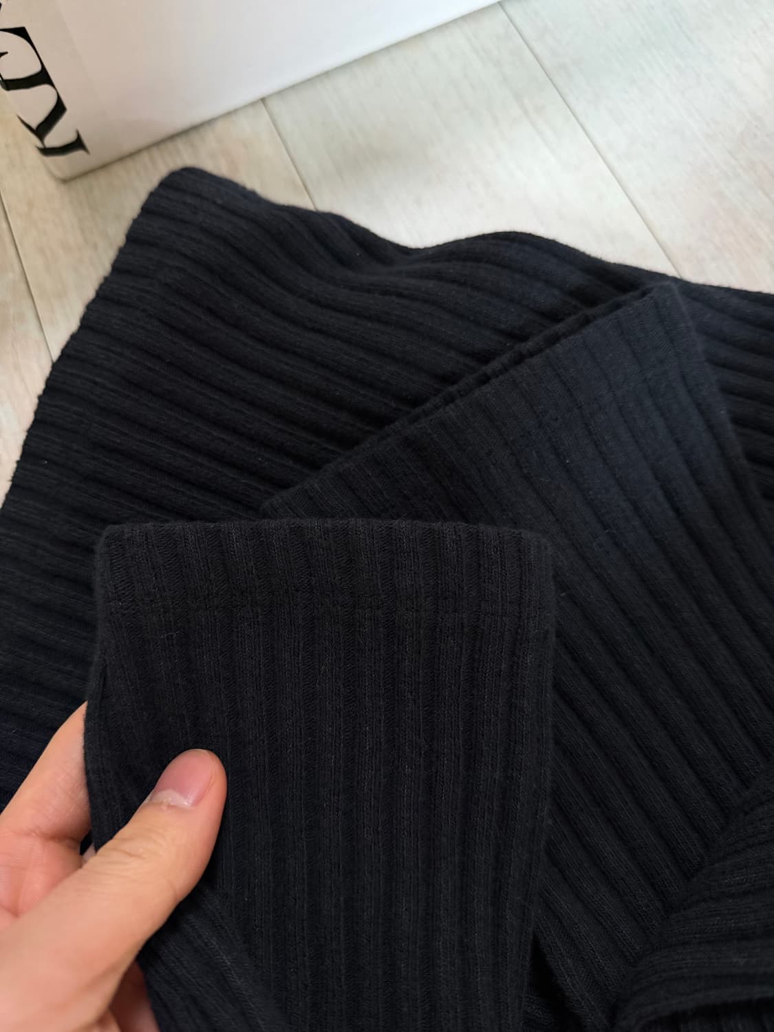 렉토 헨리넥 니트 판매합니다 상품이미지3