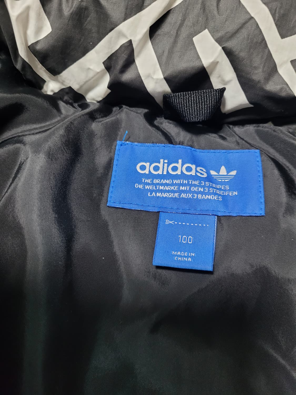 아디다스 AOP 레터링 패딩 사이즈 100 상품이미지3