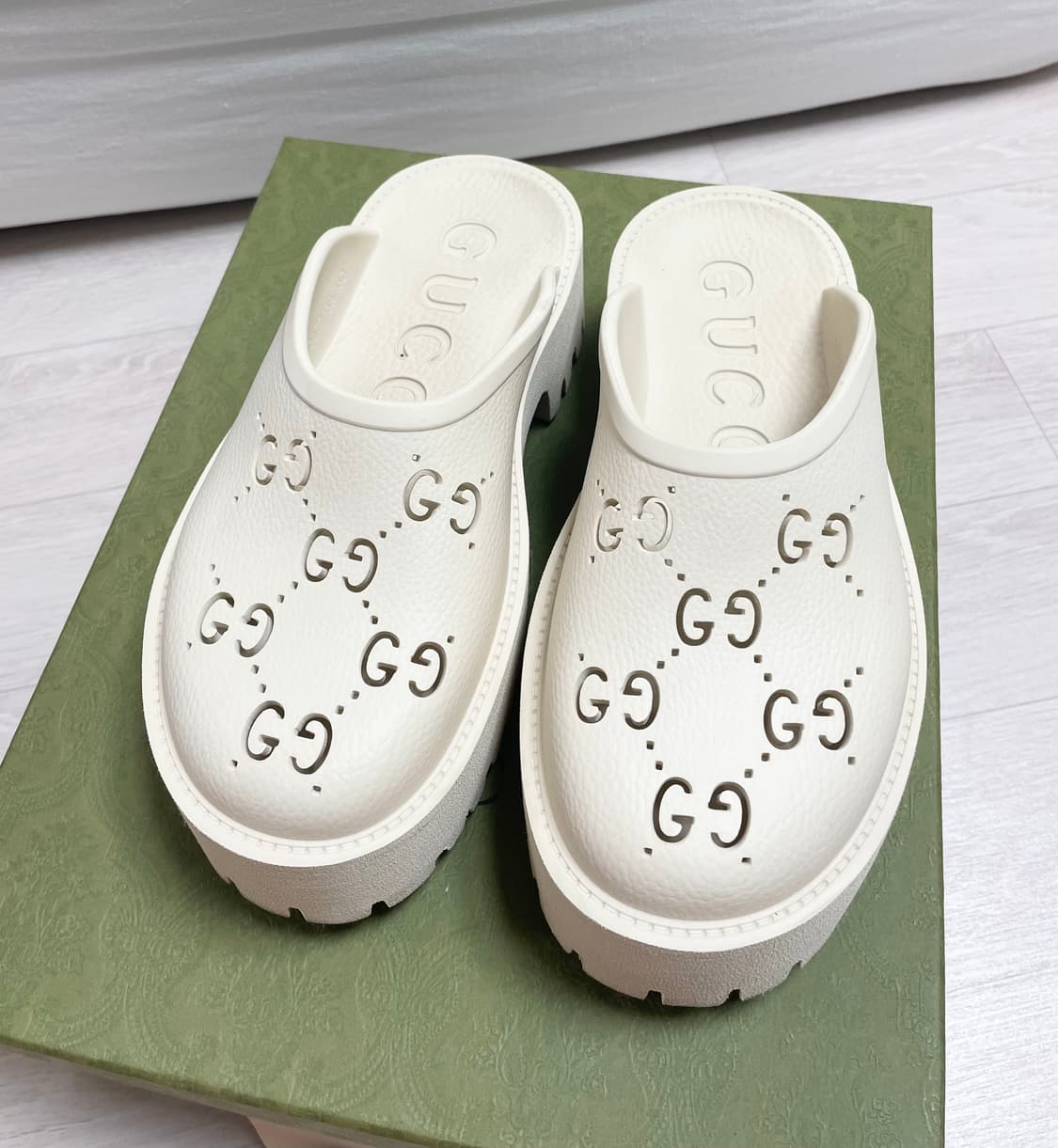 구찌 GUCCI 러버 GG 로고 크록스 클로그 뮬 슬리퍼 플랫폼 샌들 상품이미지6