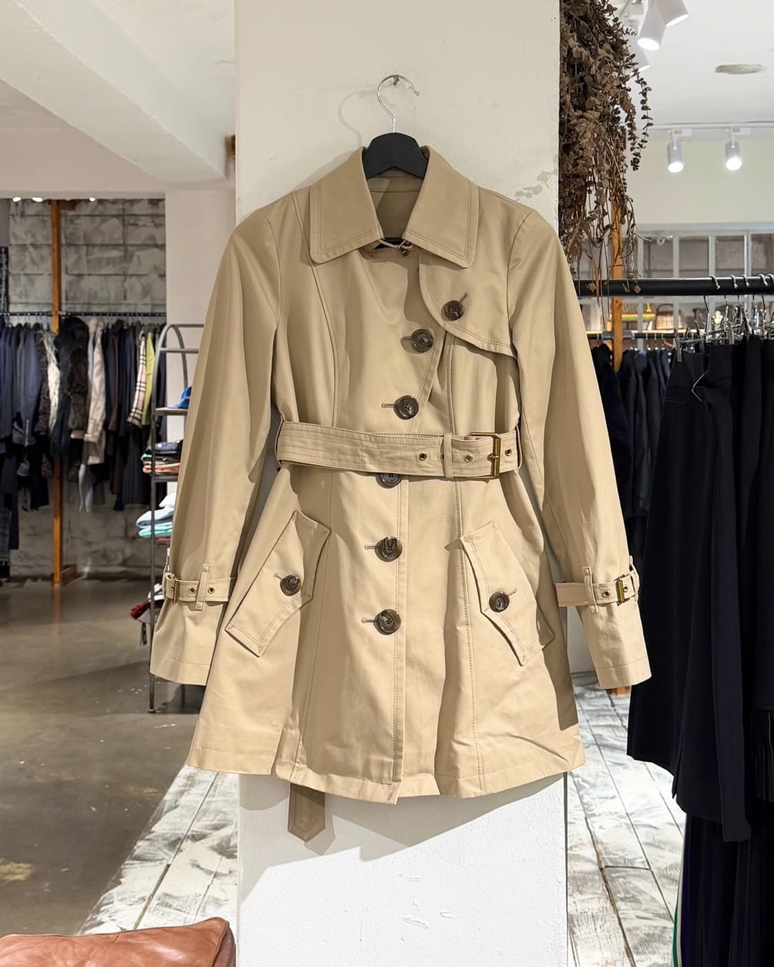 버버리 블루라벨 베이지 벨티드 트렌치코트 상품이미지1