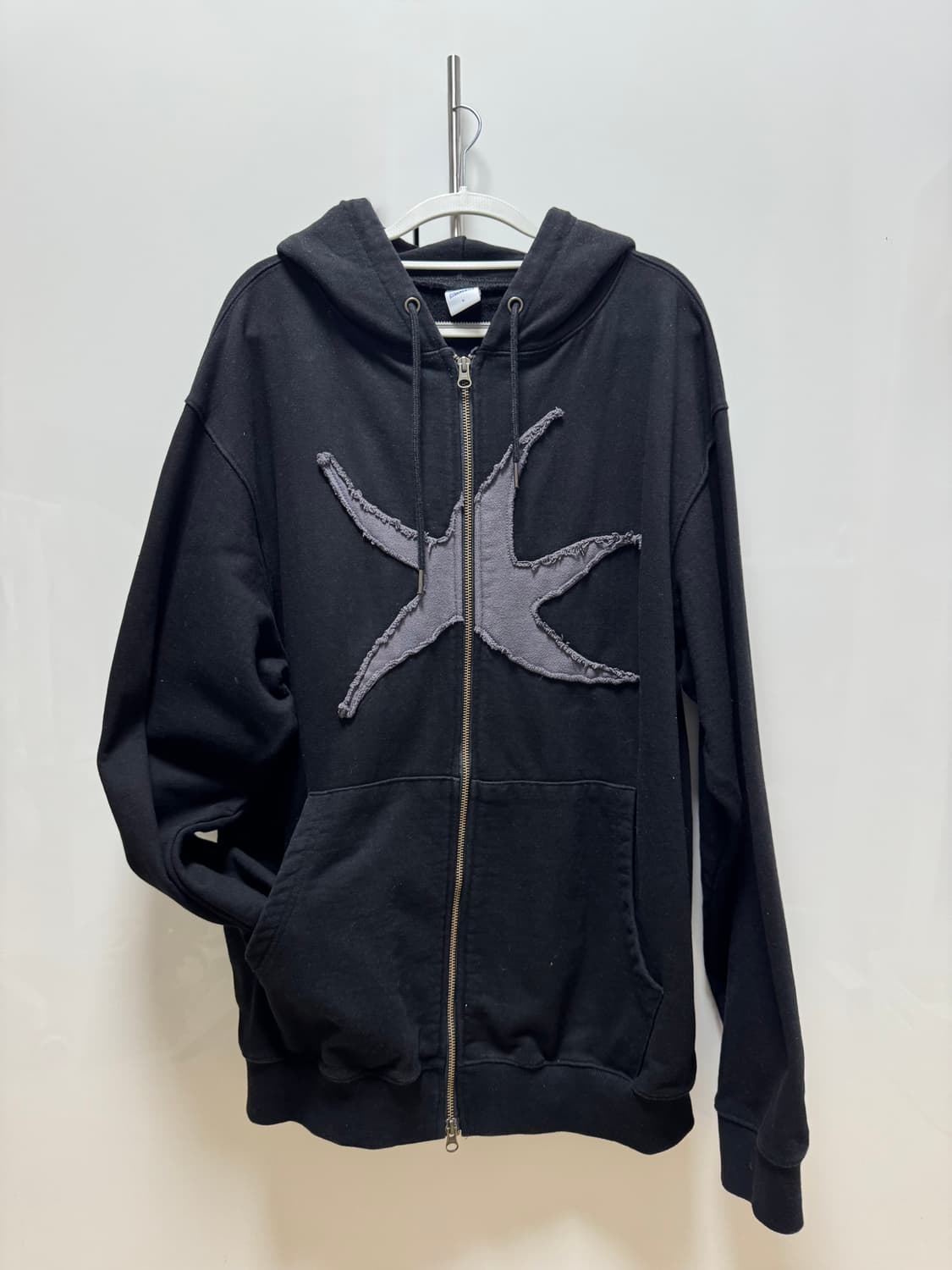 콜디스트모먼트 후드집업 상품이미지1