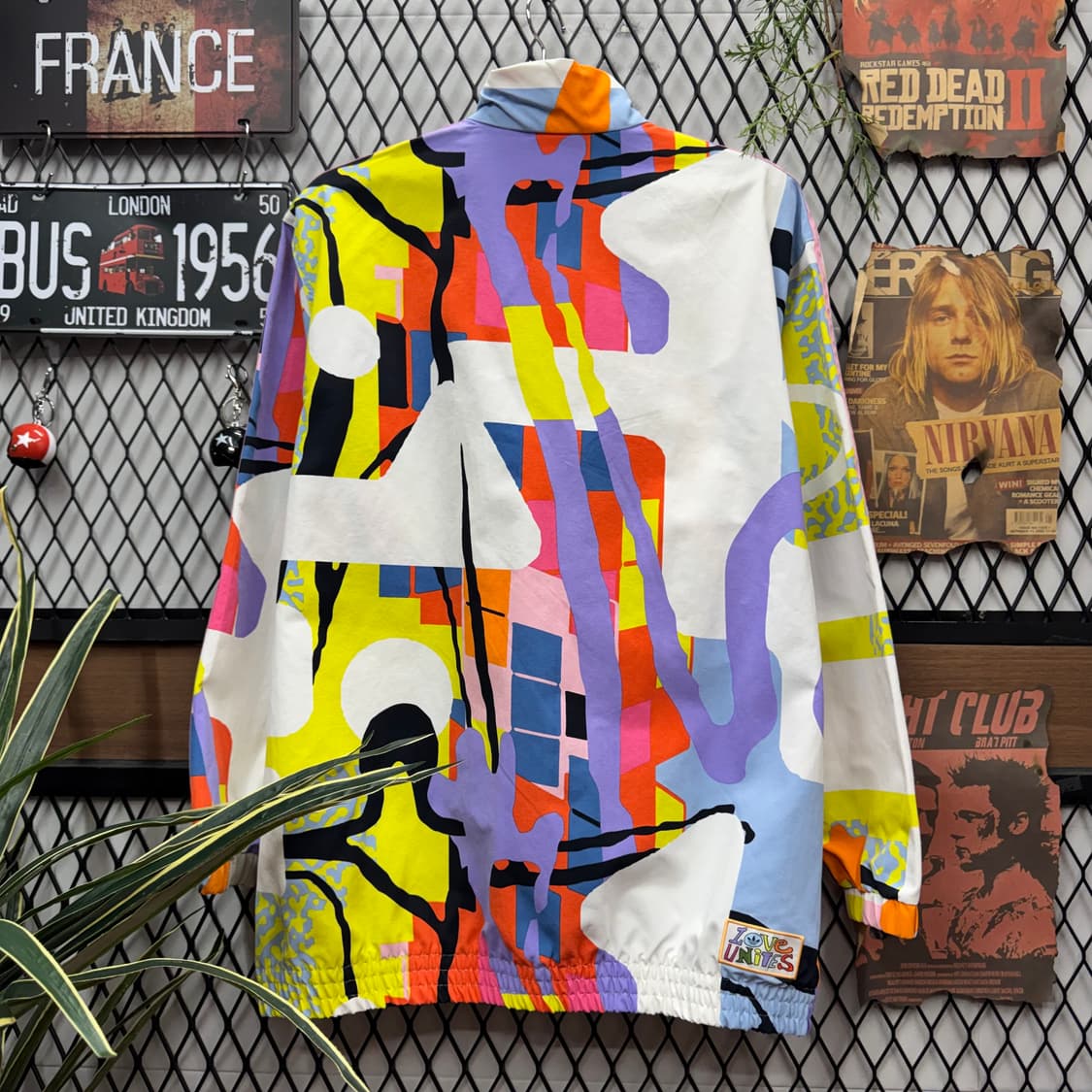 아디다스 트랙 바람막이 전후면 러브 유나이트 프린팅 포인트 화이트 상품이미지2