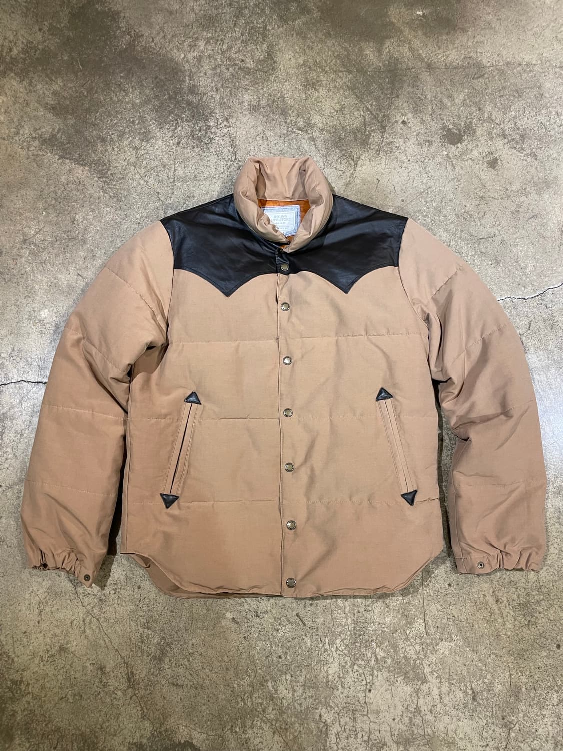 빔즈 코튼 x 나일론 x 램스킨 웨스턴 다운 자켓 (B5094) 상품이미지1