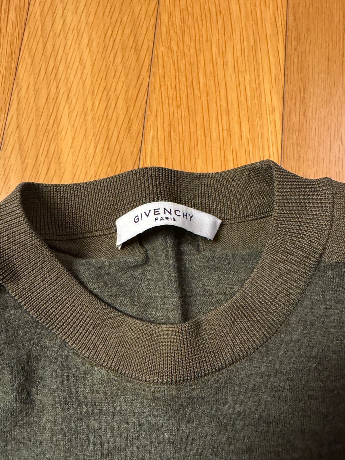 지방시 별무늬 절개디테일 니트 상품이미지5