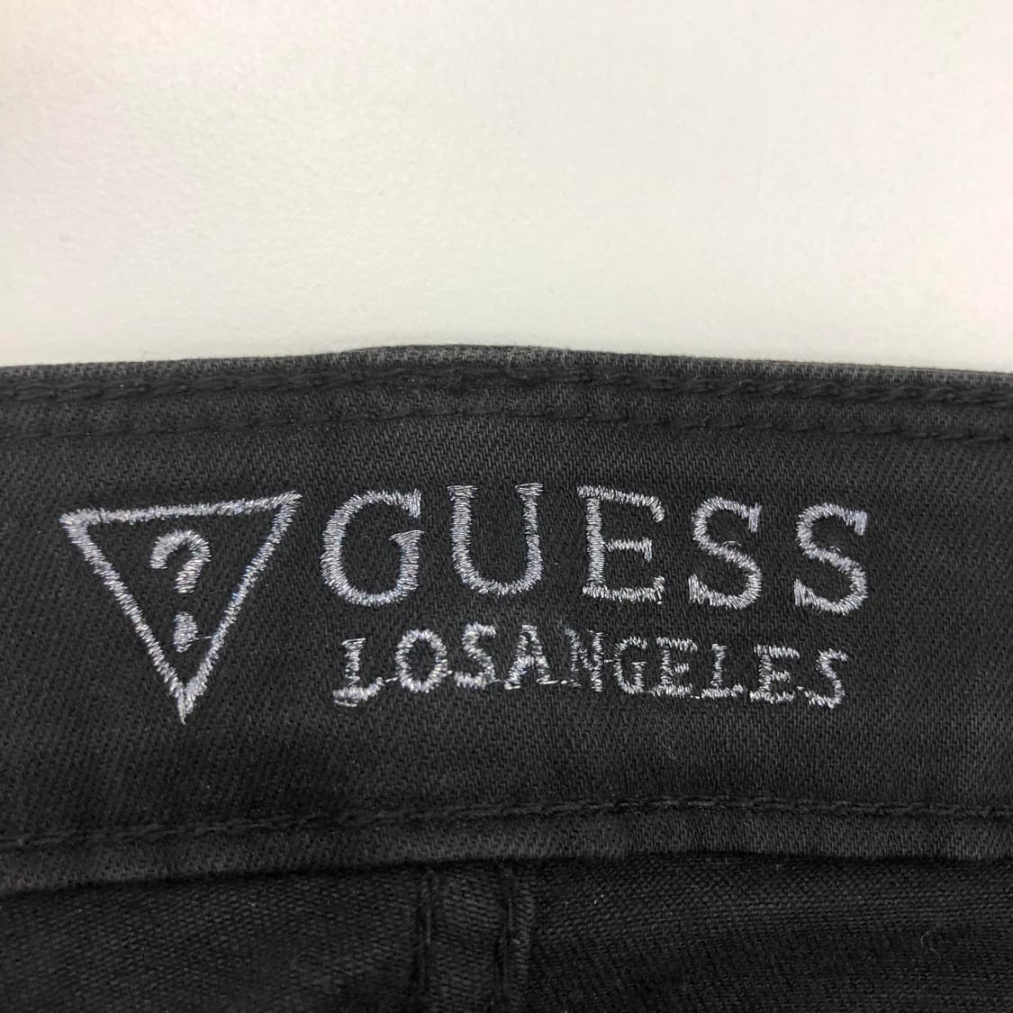 게스 코팅 프리미엄 블랙 스틸로고 데님진 31 인치 상품이미지5