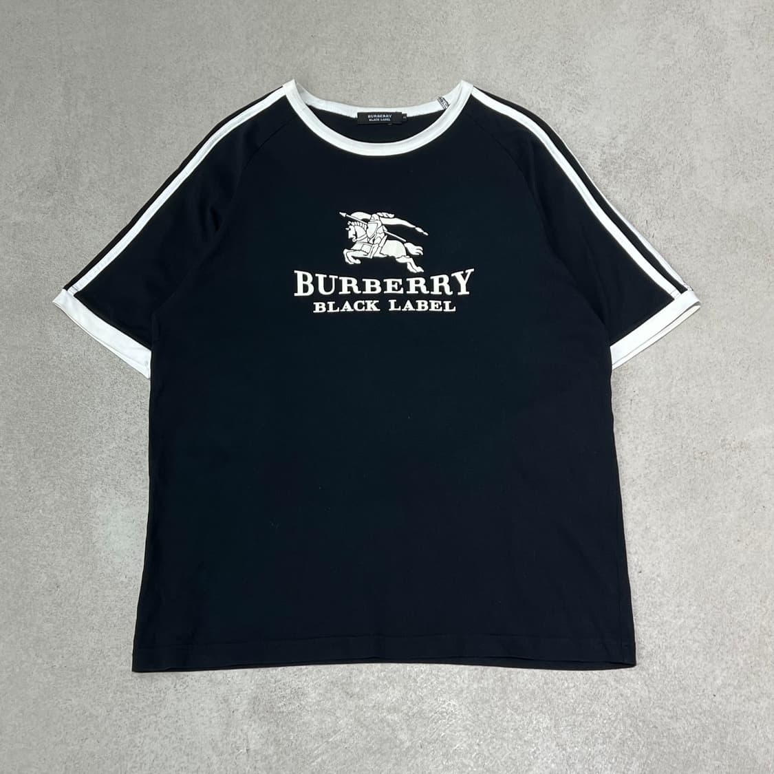 버버리 블랙라벨 로고 반팔티 s10352 상품이미지1