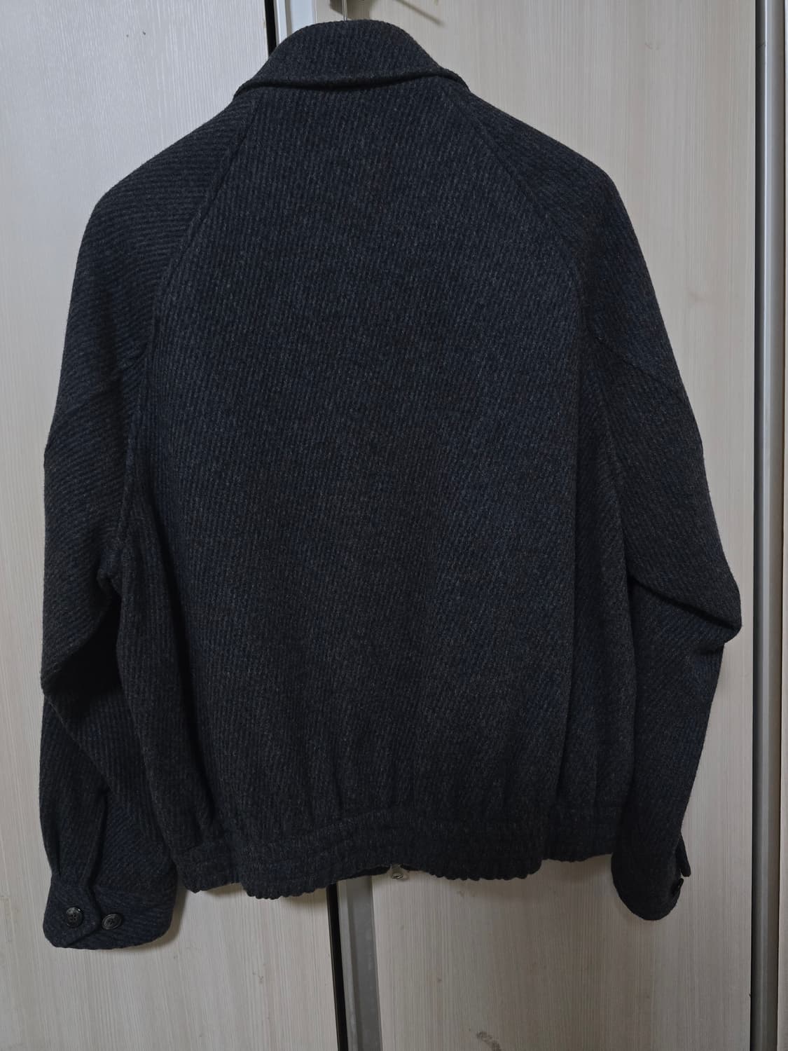 벨리에 다이애그널 울 블루종 차콜(105) 팝니다. 상품이미지3