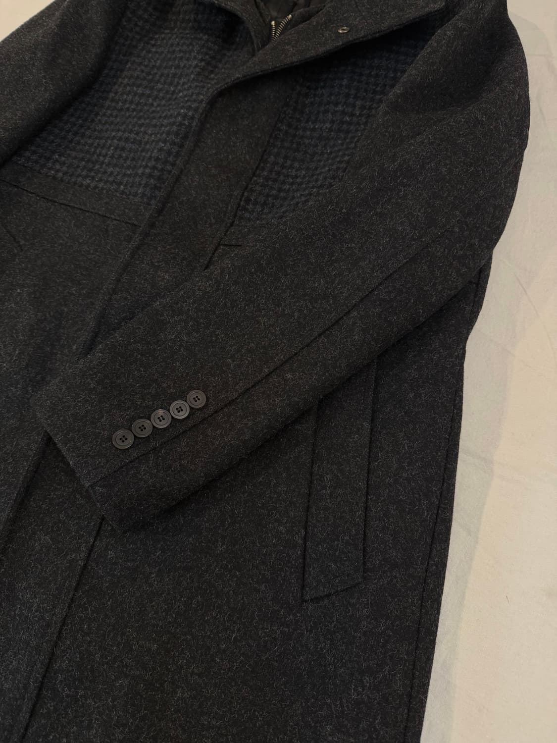 우영미 12FW 해리스 트위드 헤링본 하이넥 울 코트 상품이미지3