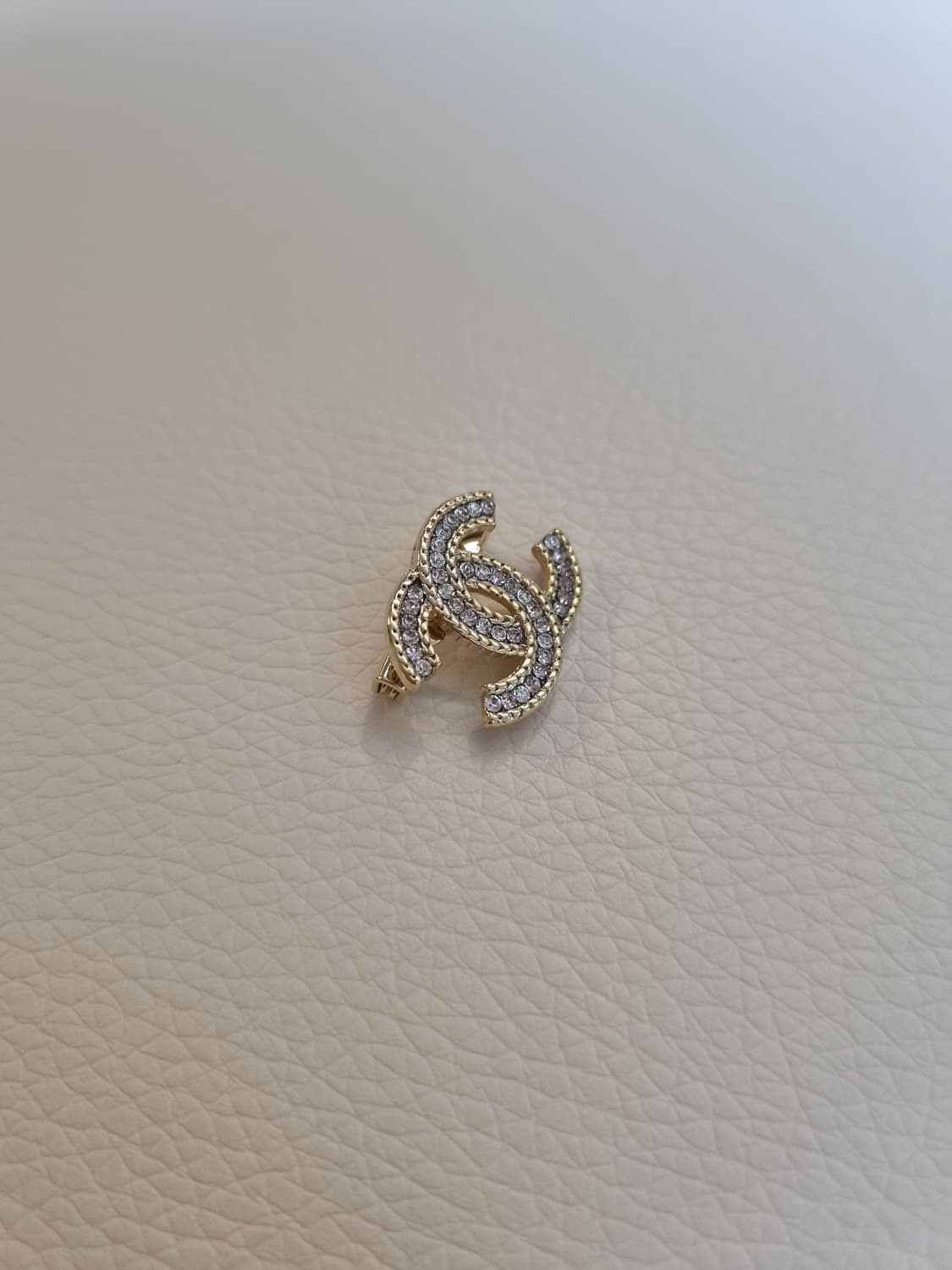 샤넬 금장체인 보석CC 미니 브로치 업사이클링 상품이미지5