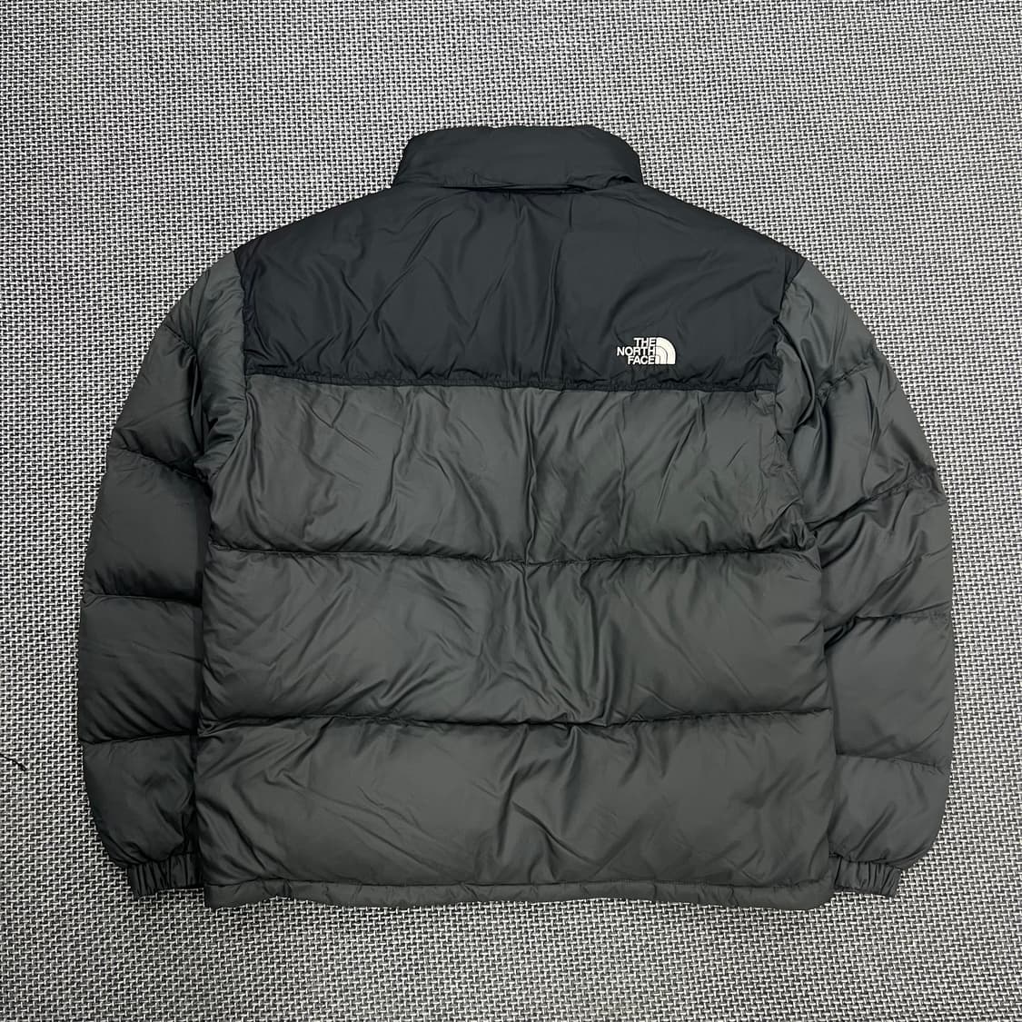 노스페이스 그레이 눕시 700 패딩 상품이미지4