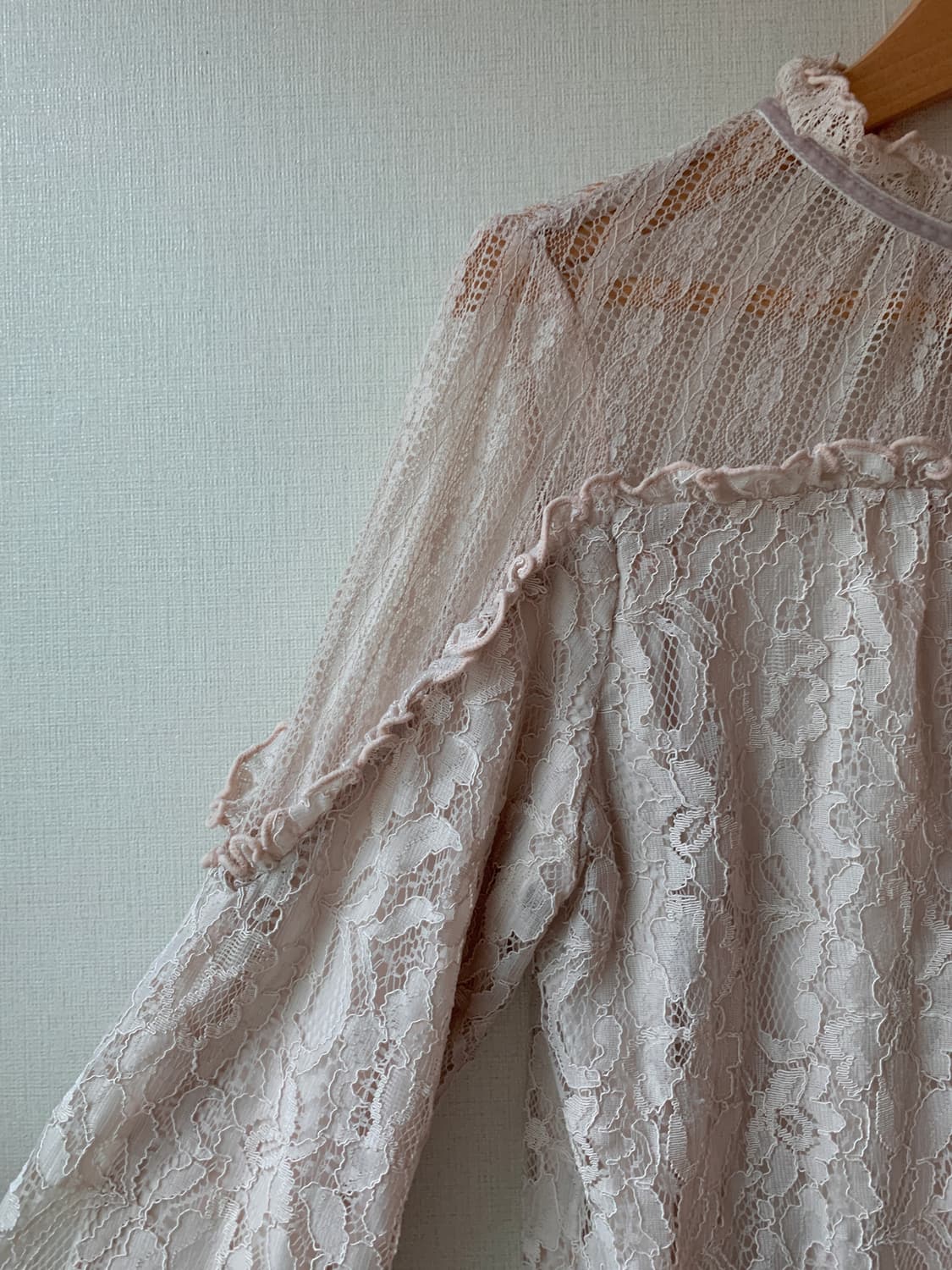frill lace velvet ribbon blouse 상품이미지3