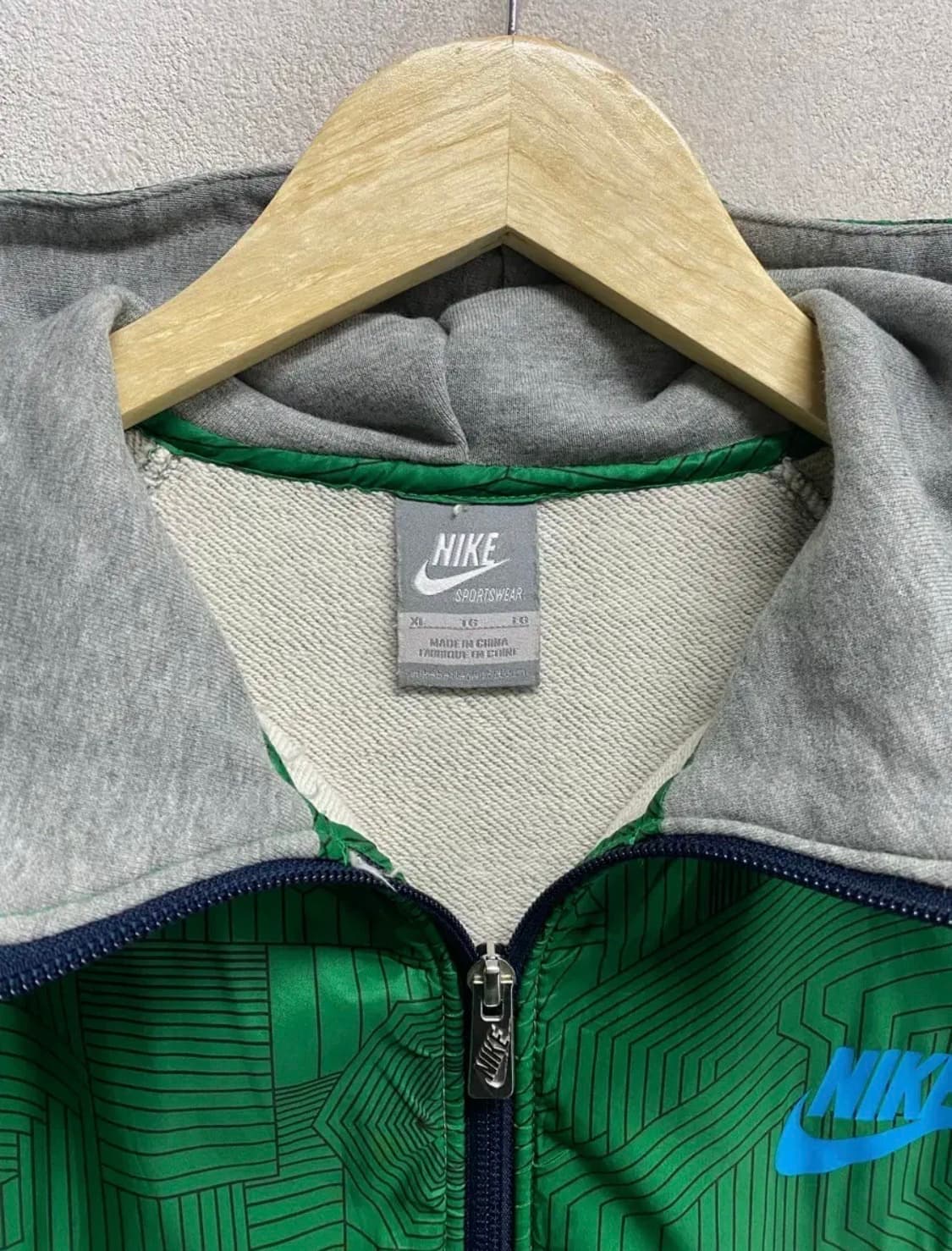 나이키 그린 바람막이 - 160호/성인여자S 상품이미지4